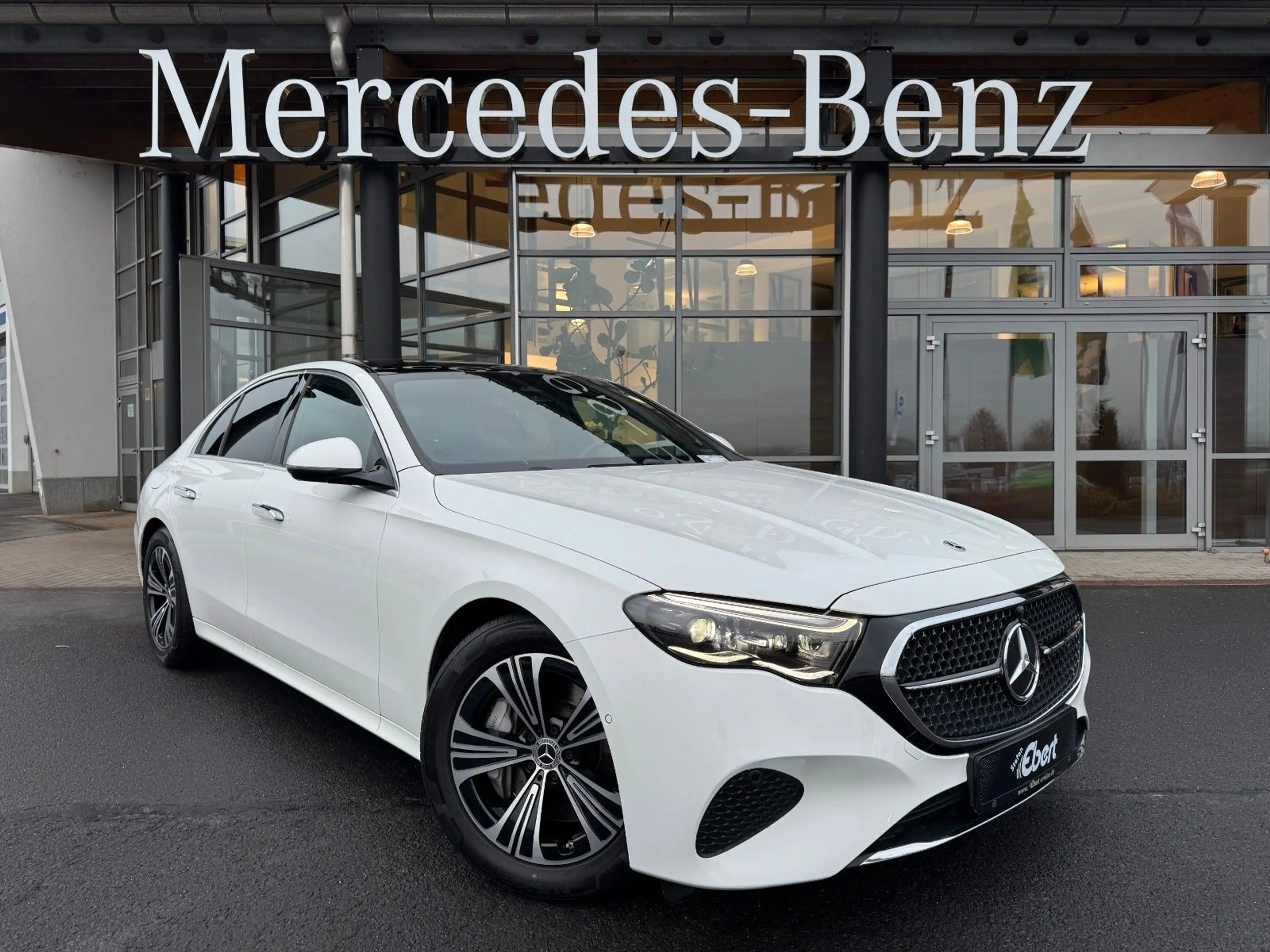 Mercedes-Benz E 450 4M Avantgarde+Pano+DistrPro+Digital+360