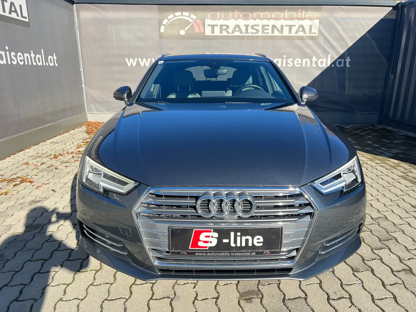 Audi A4 Sport S-Line Grau - 2