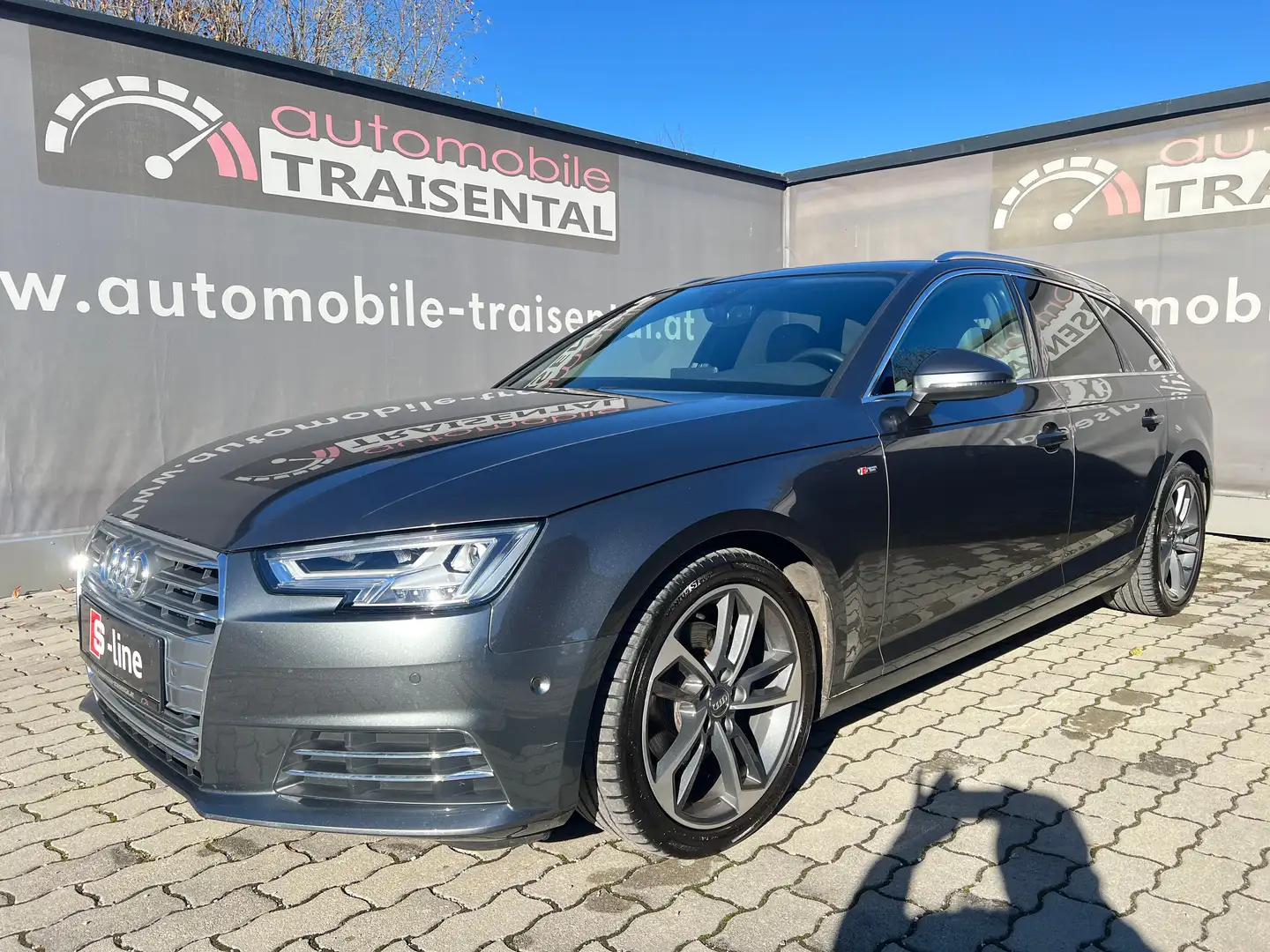 Audi A4 Sport S-Line Grau - 1