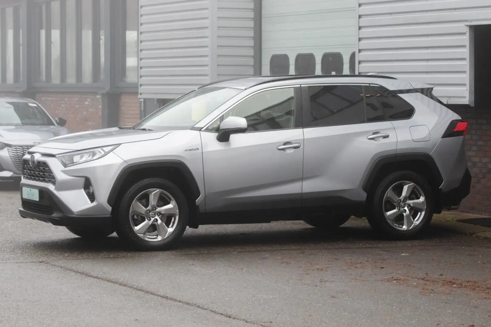 Toyota RAV 4 2.5 Hybrid Style Grau - 2