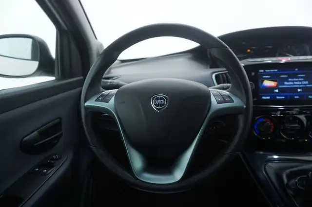 Lancia Ypsilon view 11