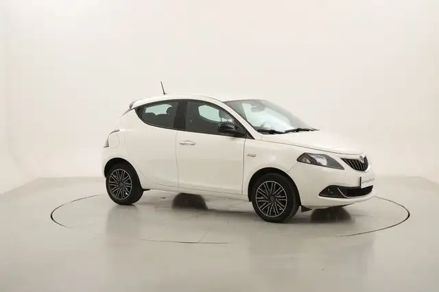 Lancia Ypsilon view 7
