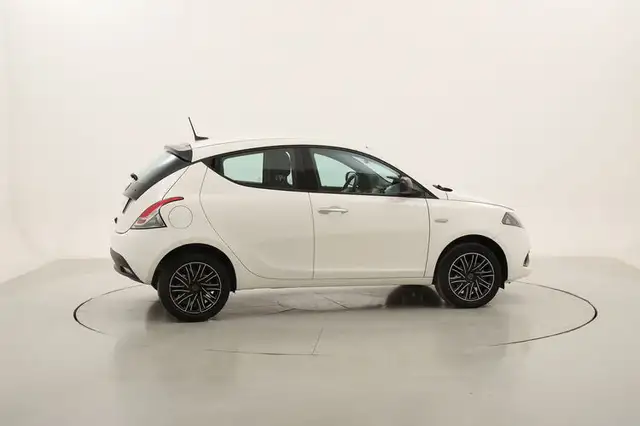 Lancia Ypsilon view 6