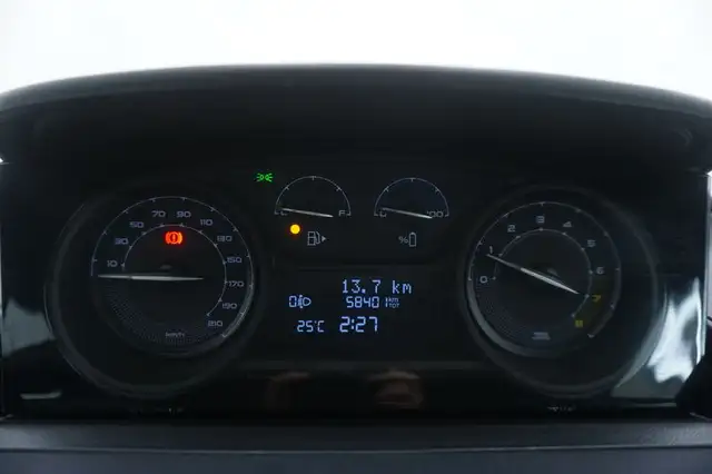 Lancia Ypsilon view 12