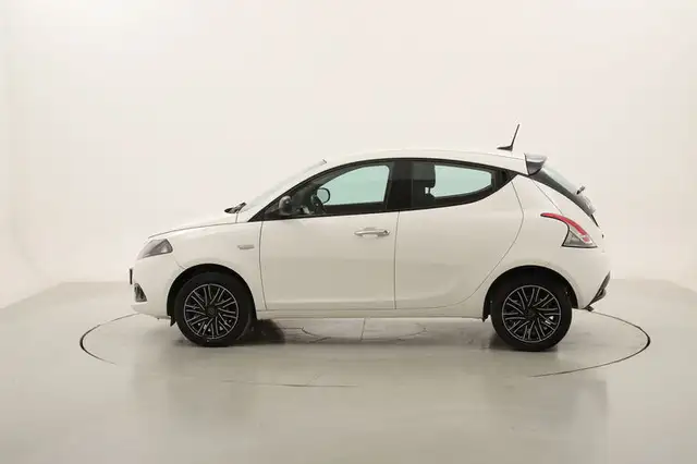 Lancia Ypsilon view 2