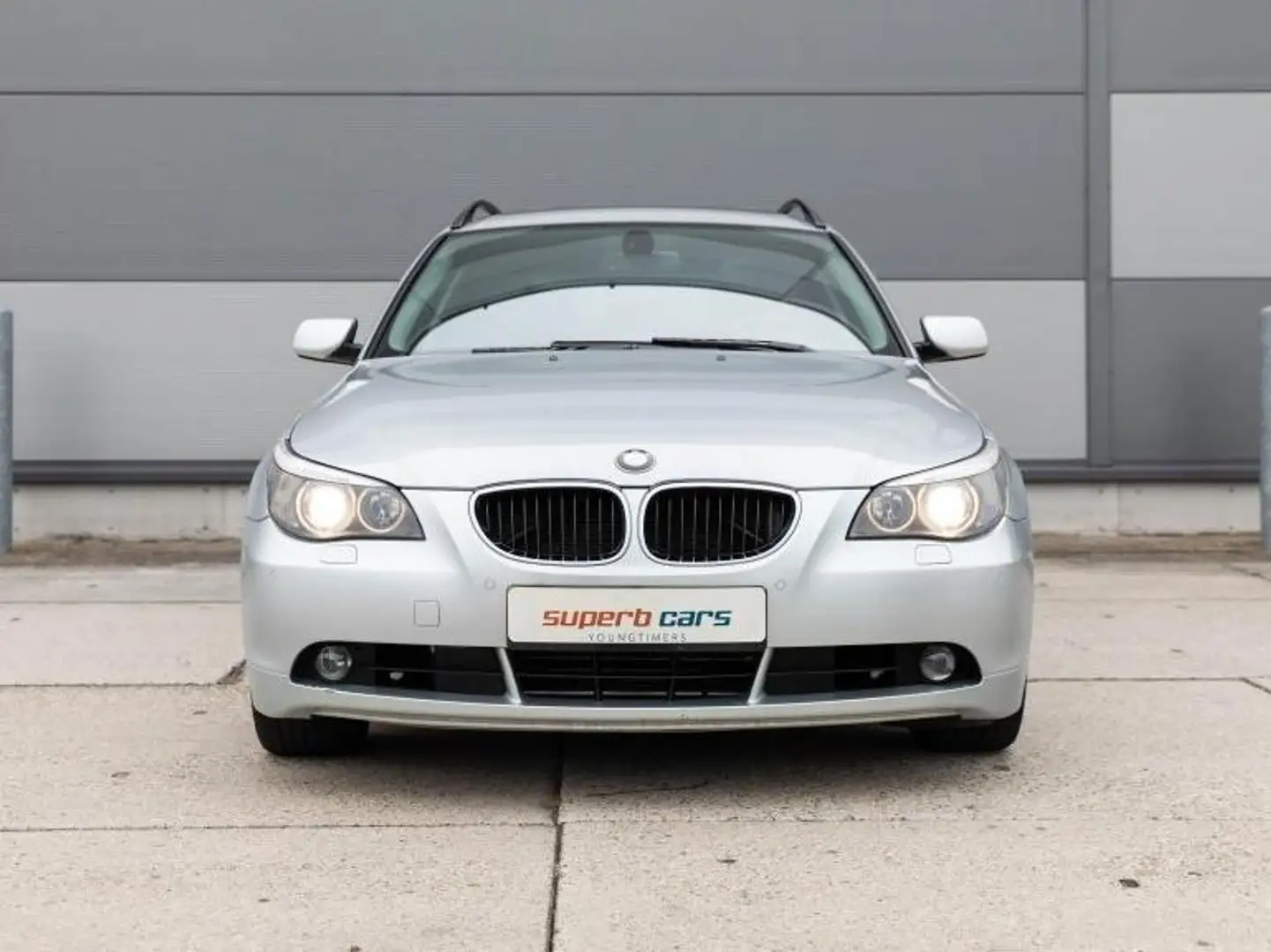 BMW 530 Carplay/Aut6/Pano/High Exe/Comfortstoel/Nwe APK Grijs - 2