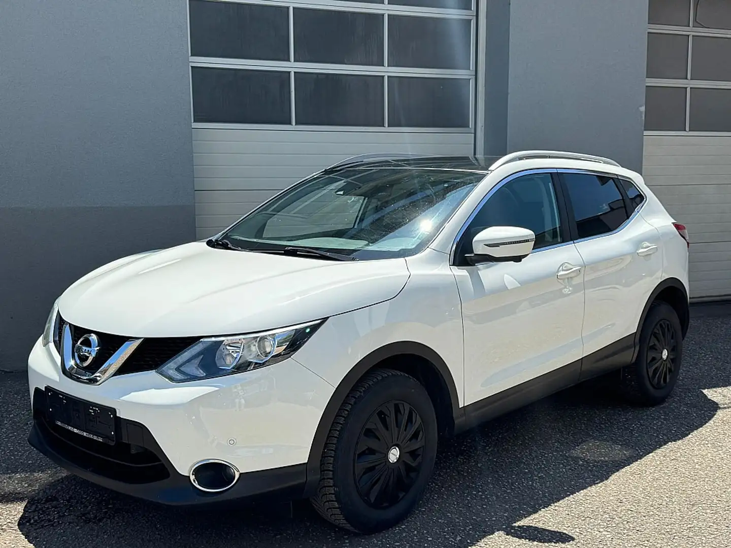 Nissan Qashqai 1,2 DIG-T N-Connecta Blanc - 1