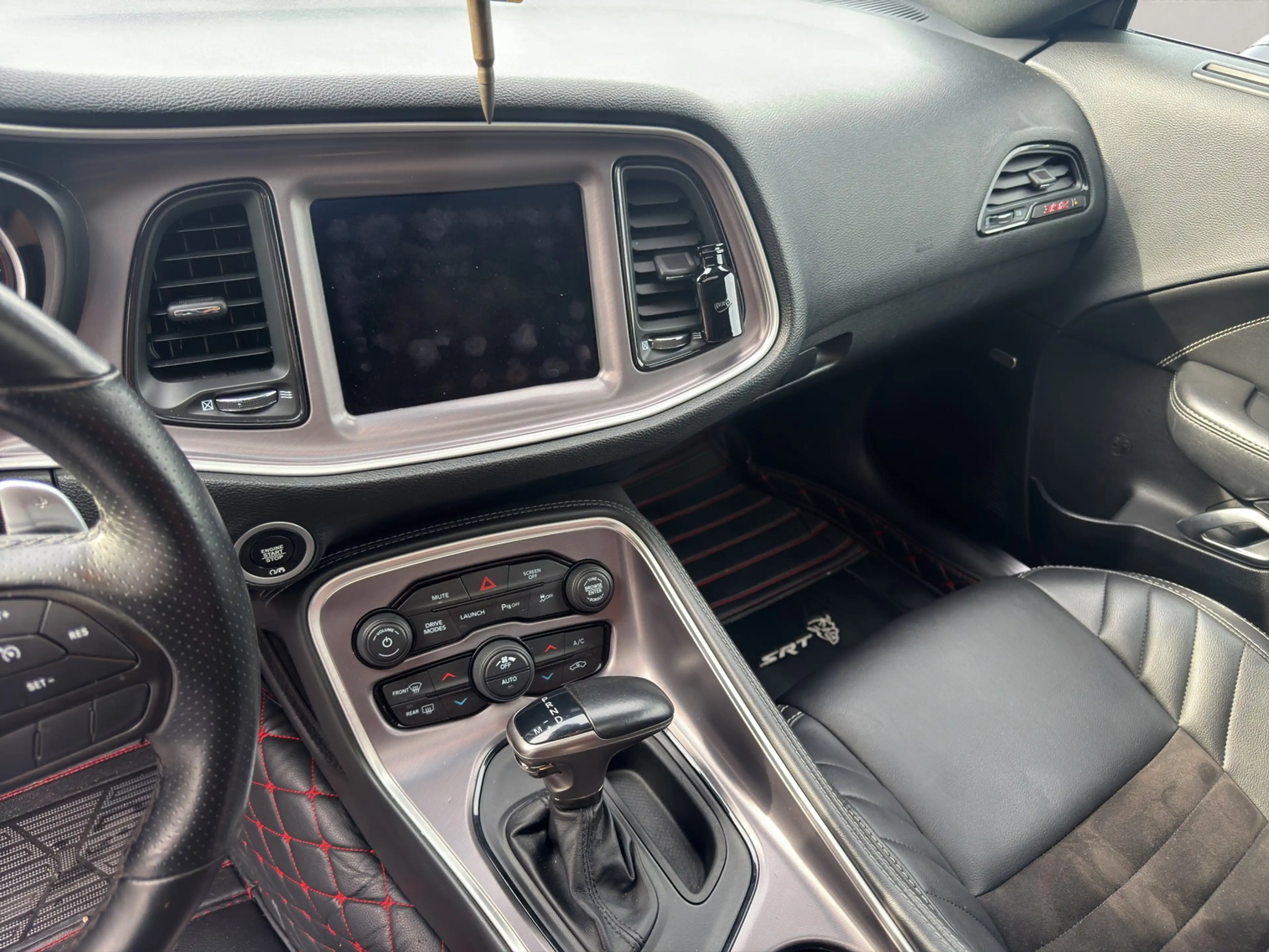 Dodge Challenger R/T 392~Autom.~Leder~ALU~SHZ~NAVI~R-KAMERA~TEMPO~L — photo 11