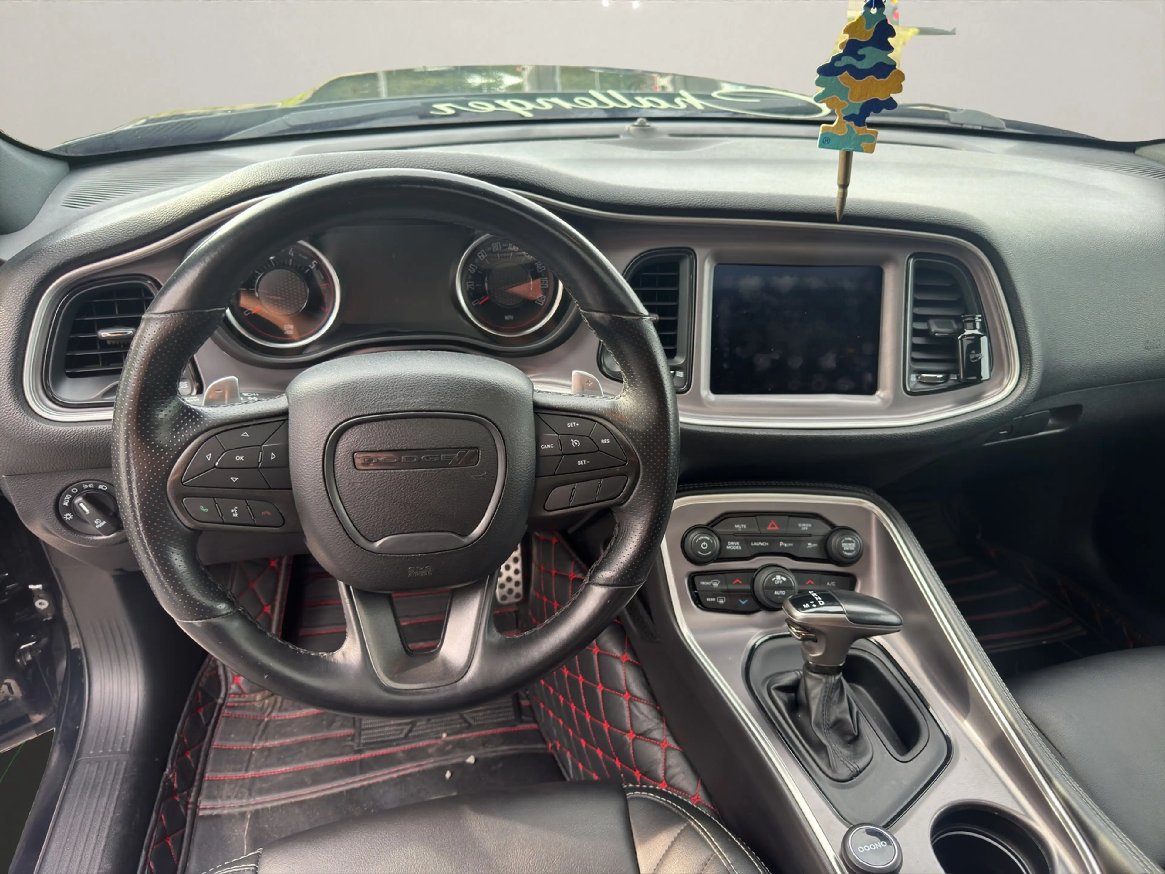 Dodge Challenger R/T 392~Autom.~Leder~ALU~SHZ~NAVI~R-KAMERA~TEMPO~L — photo 10