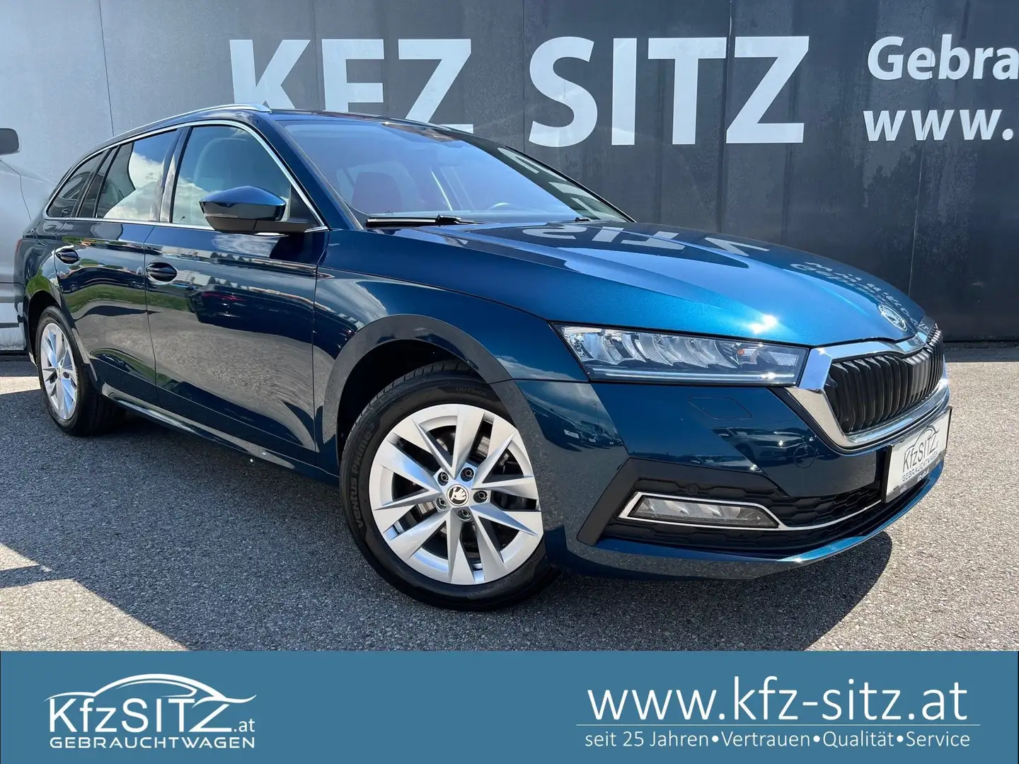 Skoda Octavia Combi 2,0 TDI 4x4 Style DSG | NP: €49.000 Blau - 1