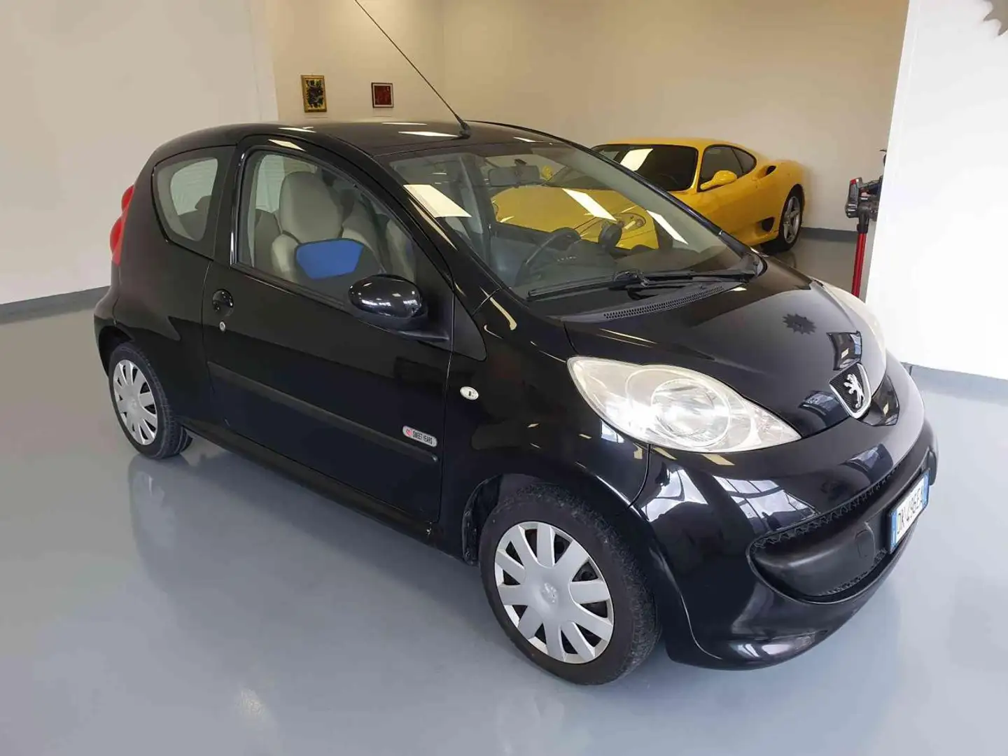 Peugeot 107 1.0 68CV 3p. Sweet Years Black - 2