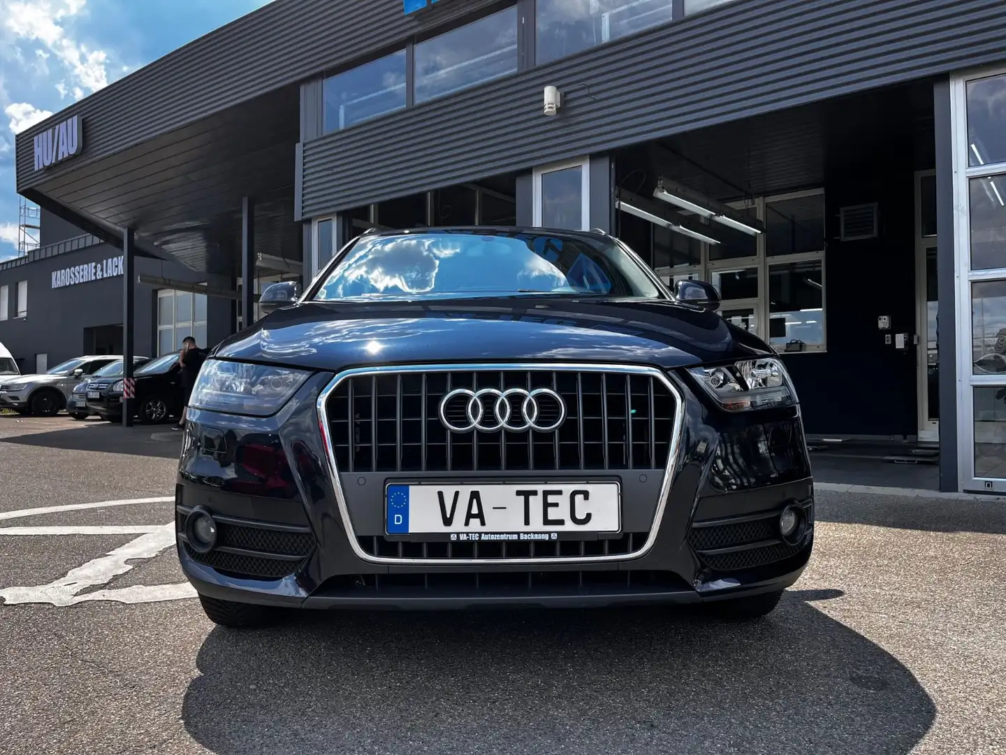 Audi Q3 1.4 TFSI Bleu - 2