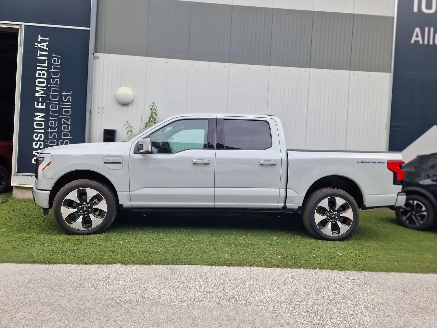 Ford F 150 Lightning 133kWh LARIAT - voller Vorsteuerabzug Blau - 1