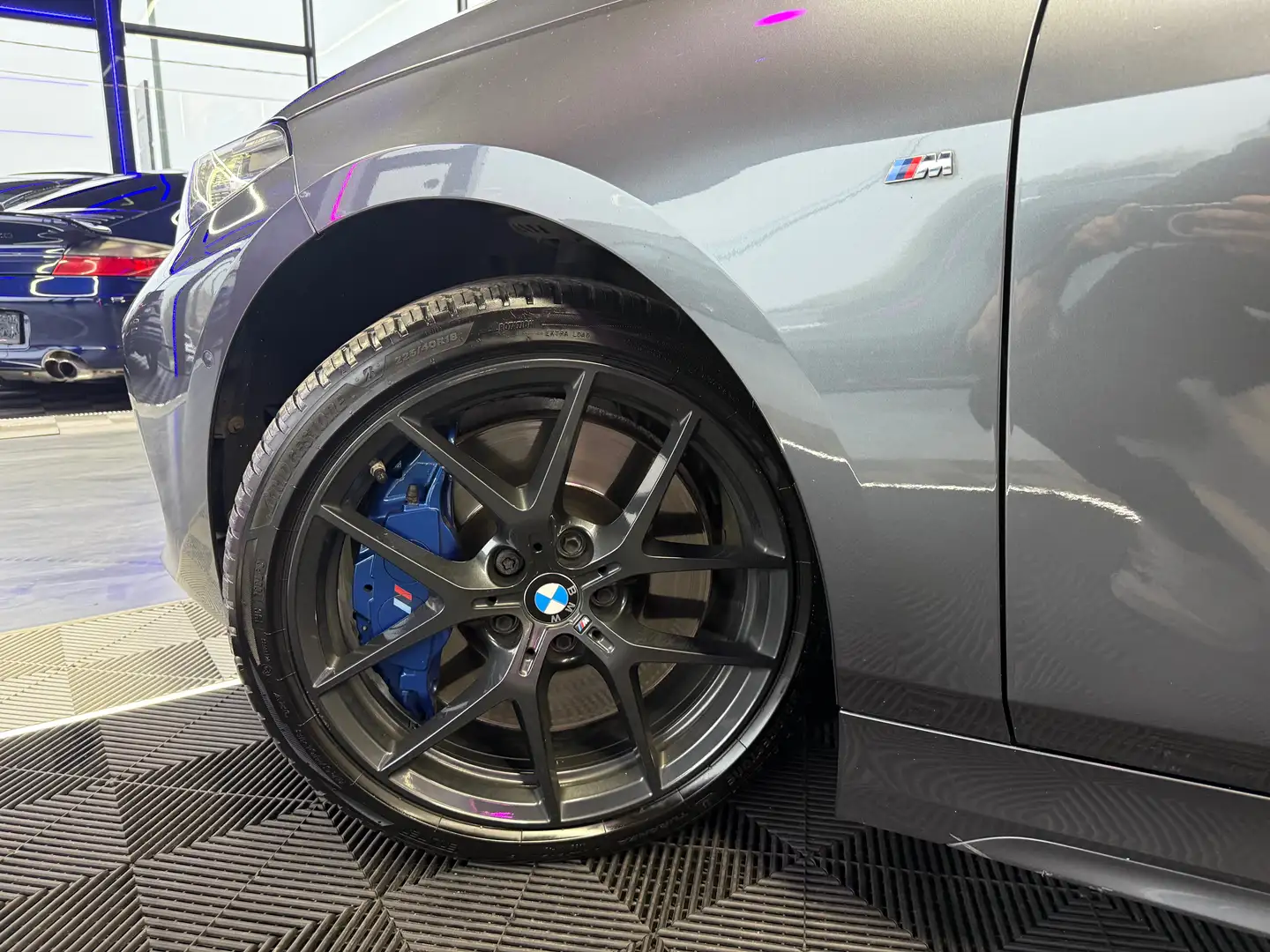 BMW 116 116i PACK M // Harman Kardon // Freins Mperf Grau - 2