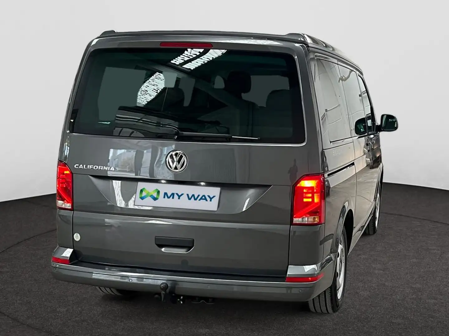 Volkswagen T6.1 California Multivan 2.0 TDi SCR Trendline DSG Grijs - 2