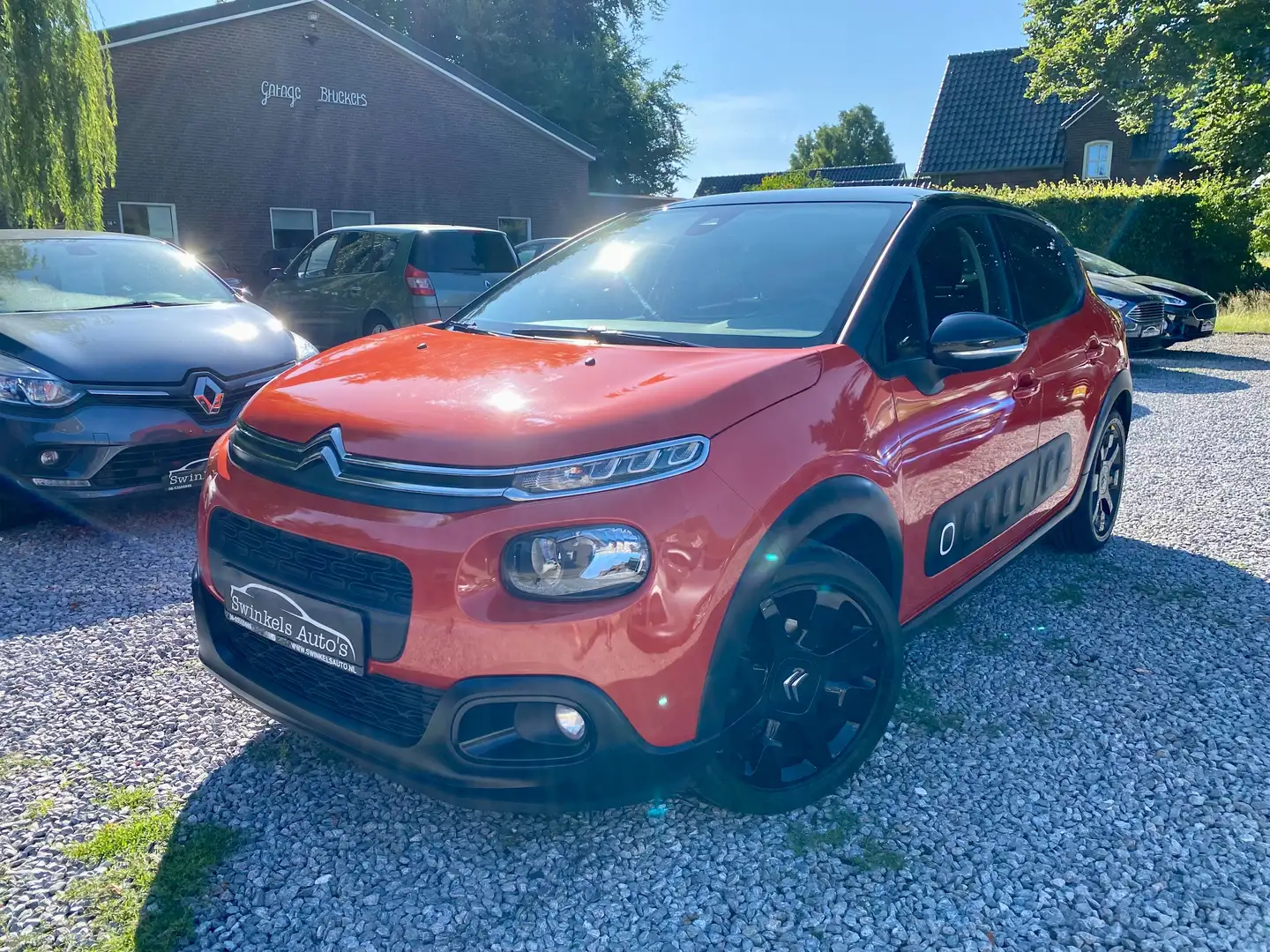 Citroen C3 1.2 PureTech Shine-1e eig.-dealer onderh.-garantie Orange - 1