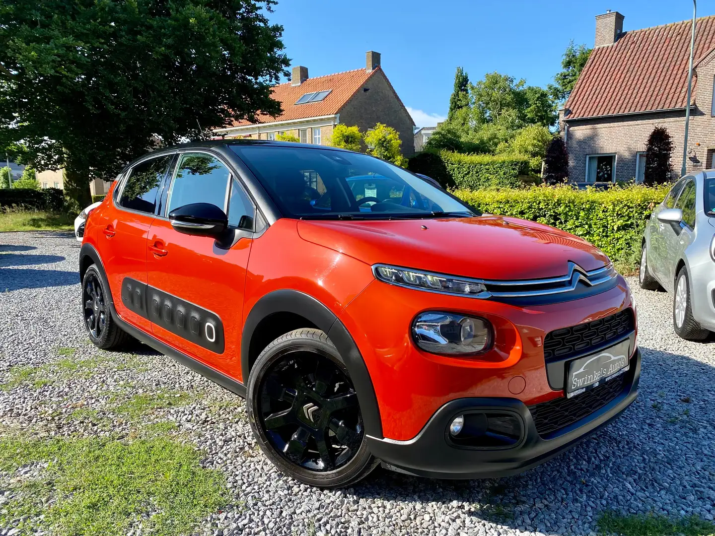 Citroen C3 1.2 PureTech Shine-1e eig.-dealer onderh.-garantie Orange - 2