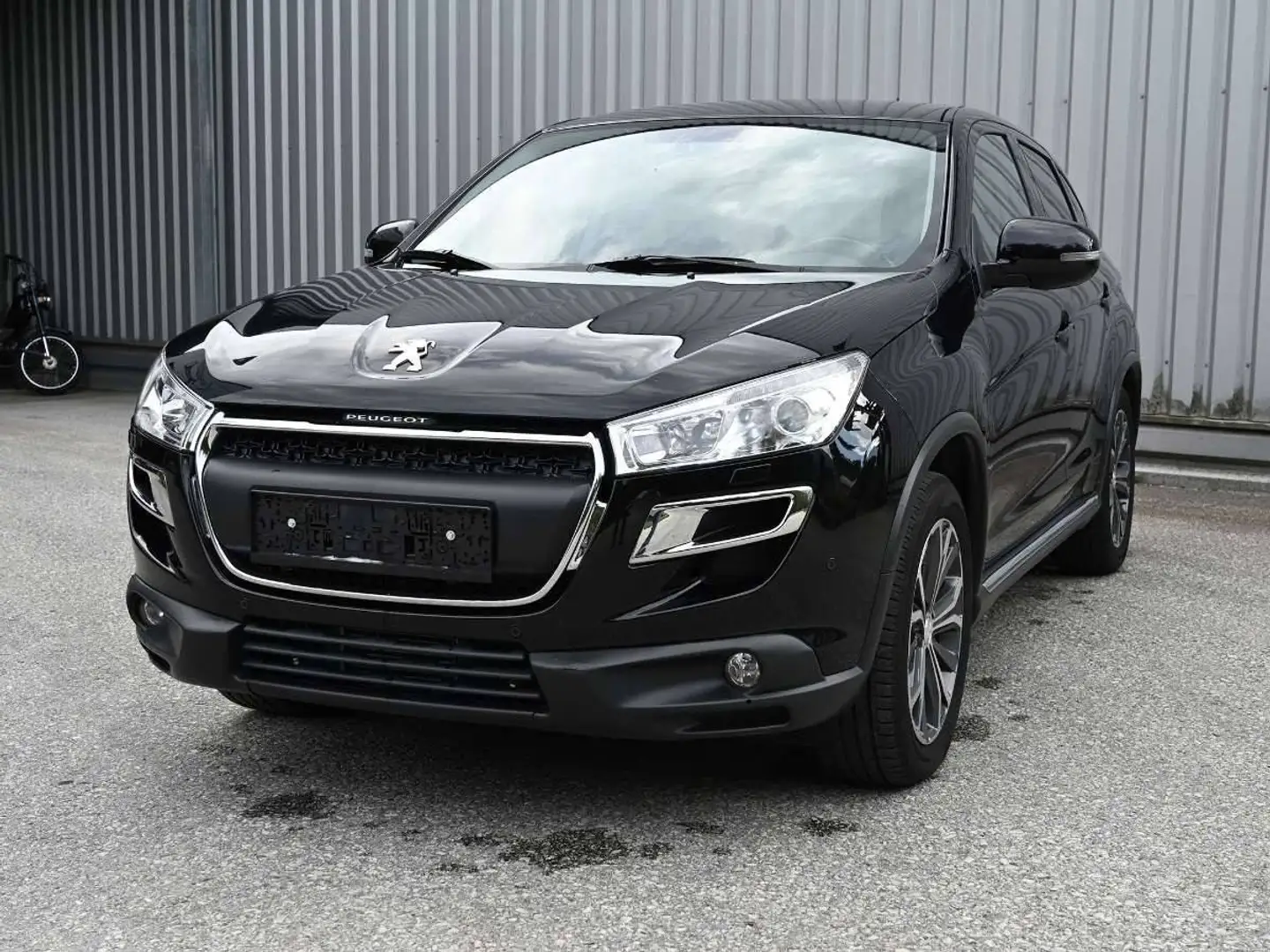 Peugeot 4008 4008 1,6 HDi 115 FAP Allure Allure Schwarz - 1