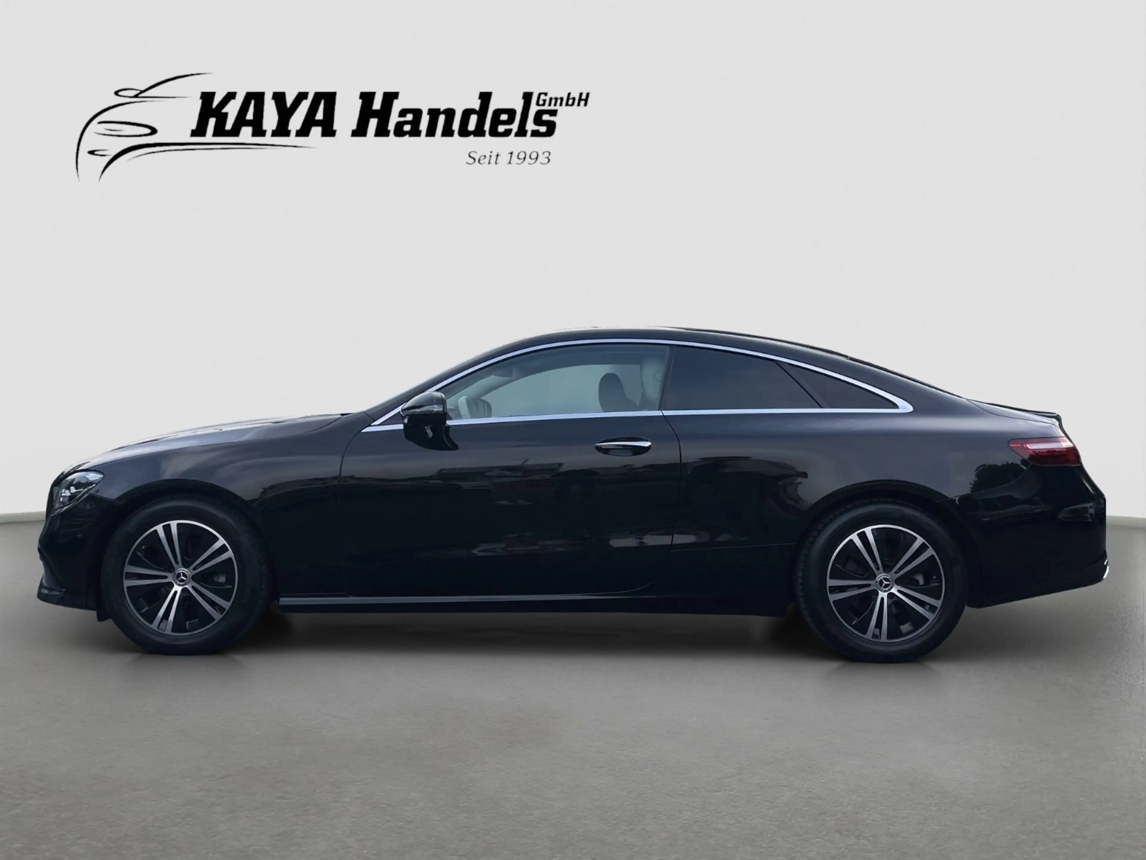 Mercedes-Benz E 220 d Coupe Avantgarde/Leder/Widescreen/Kamera — photo 4