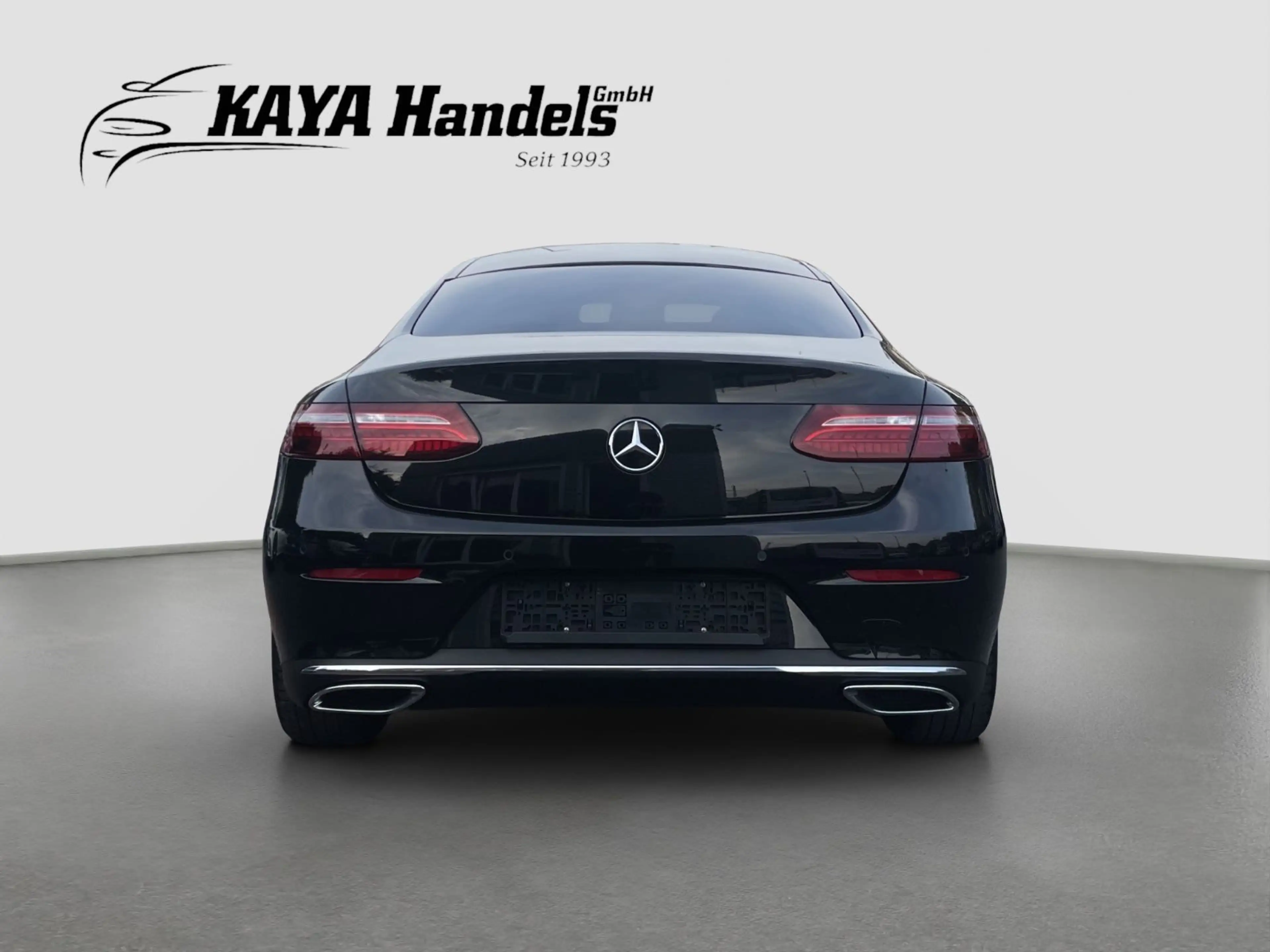 Mercedes-Benz E 220 d Coupe Avantgarde/Leder/Widescreen/Kamera — photo 6