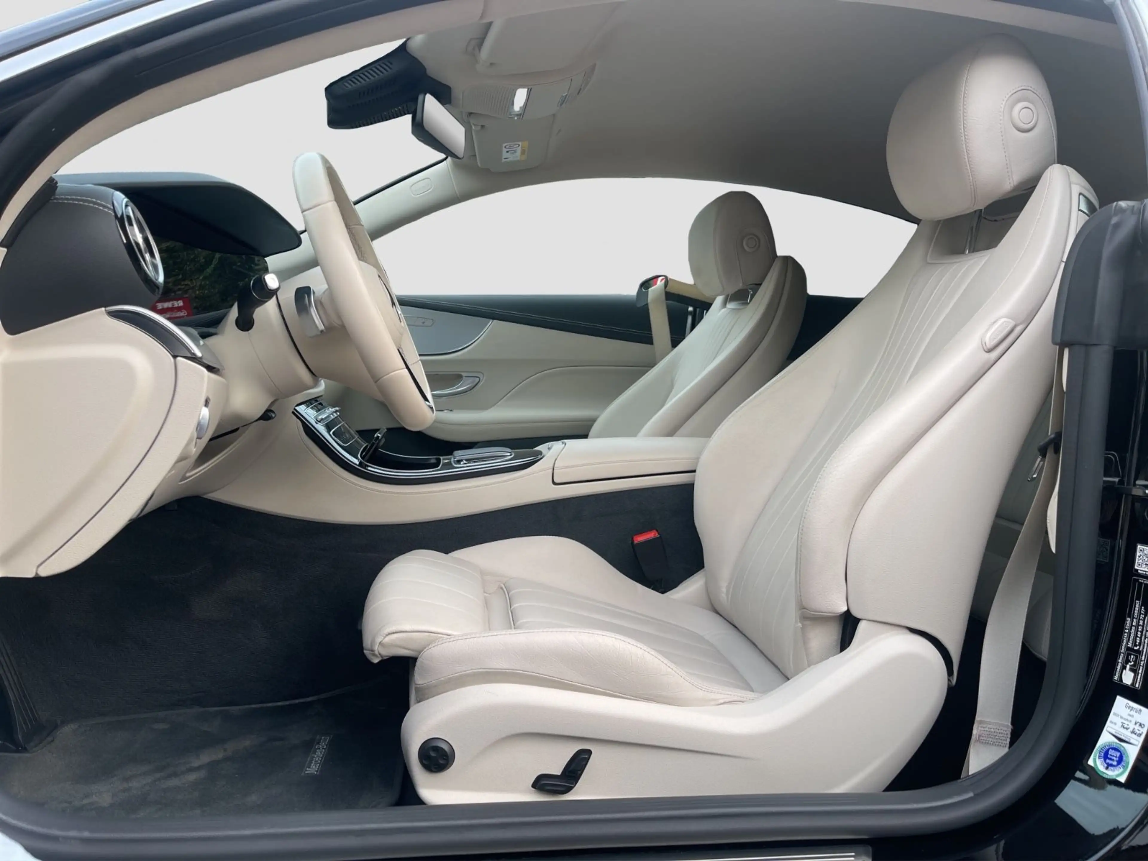 Mercedes-Benz E 220 d Coupe Avantgarde/Leder/Widescreen/Kamera — photo 9