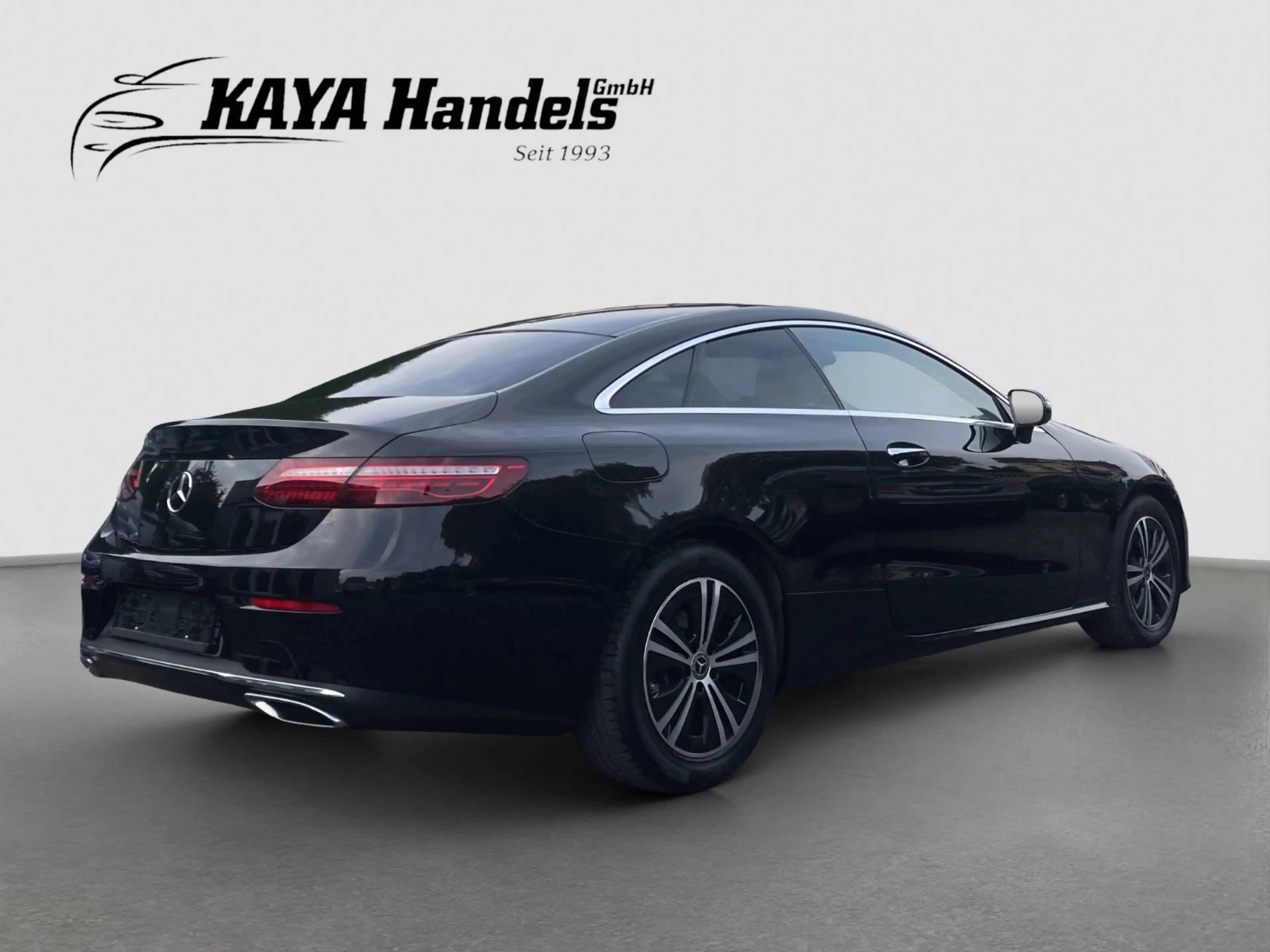 Mercedes-Benz E 220 d Coupe Avantgarde/Leder/Widescreen/Kamera — photo 7