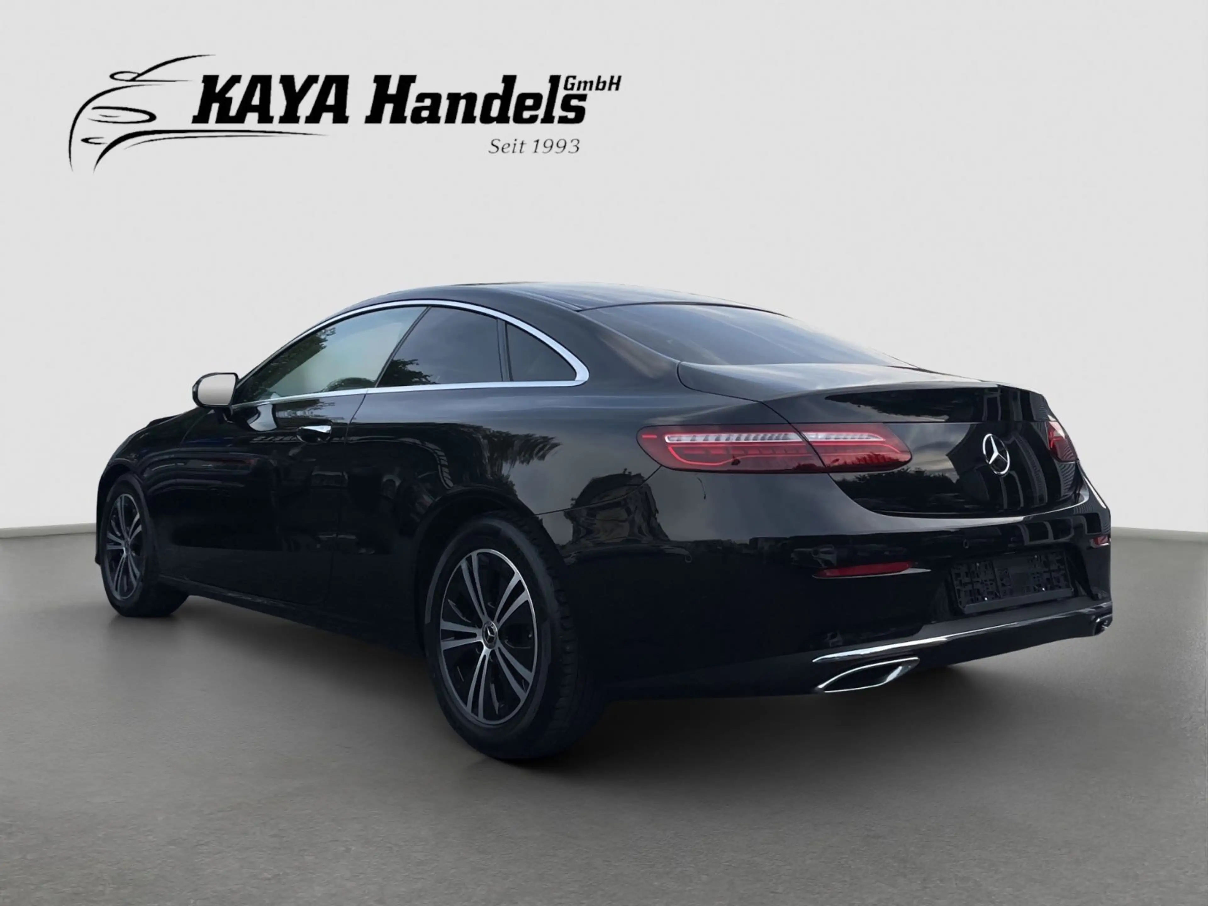 Mercedes-Benz E 220 d Coupe Avantgarde/Leder/Widescreen/Kamera — photo 5