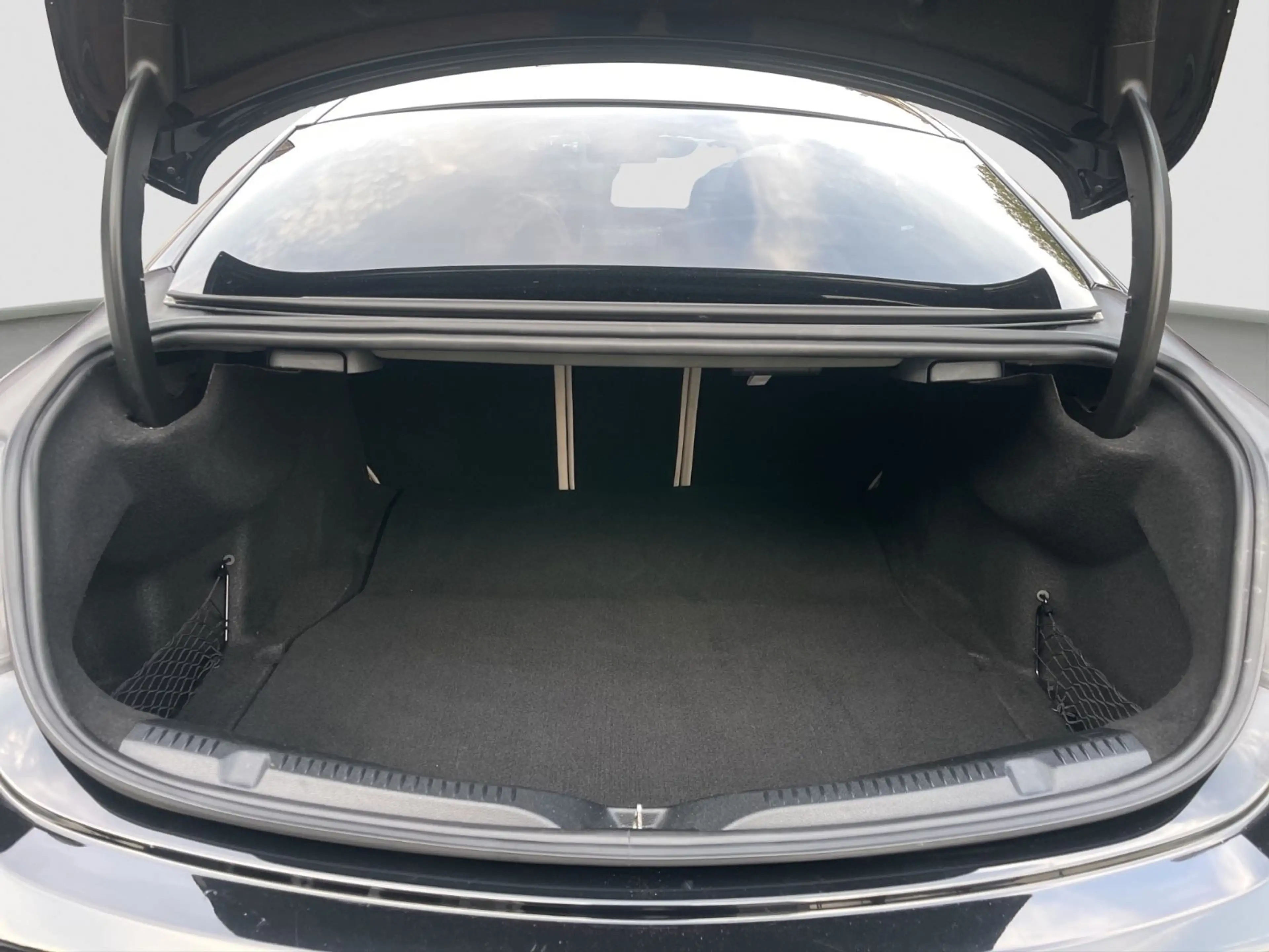 Mercedes-Benz E 220 d Coupe Avantgarde/Leder/Widescreen/Kamera — photo 18