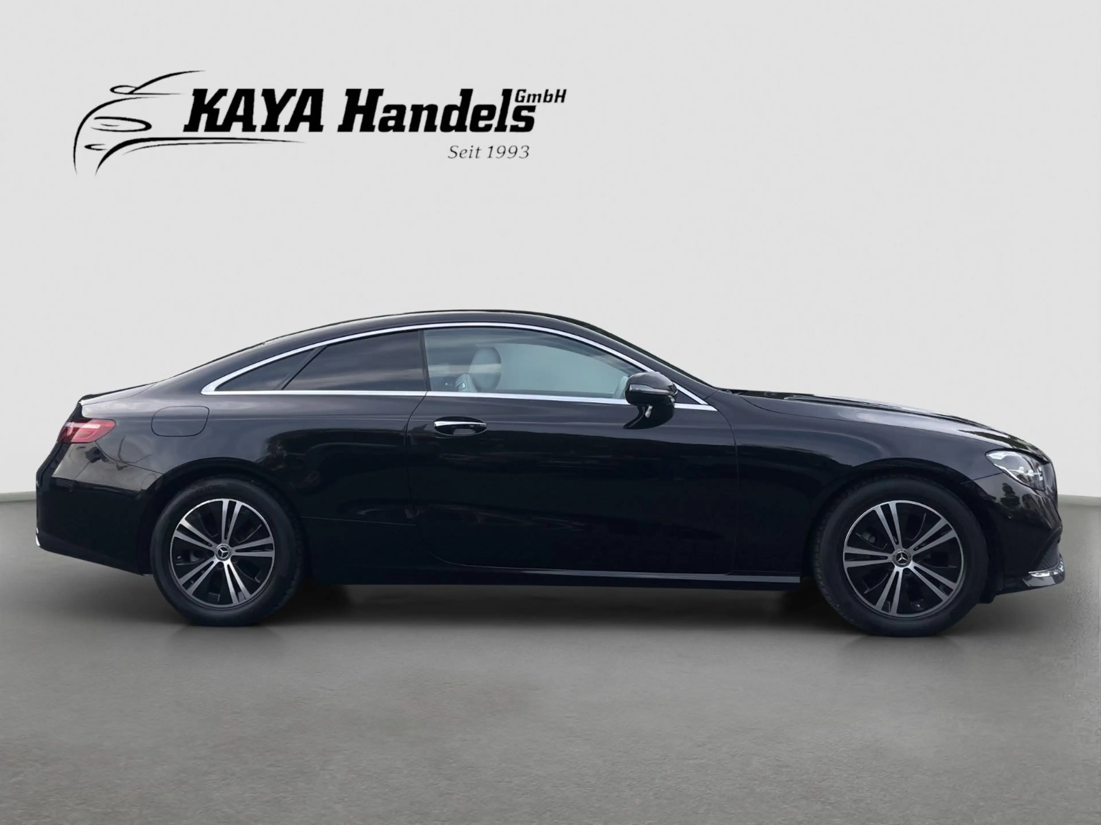 Mercedes-Benz E 220 d Coupe Avantgarde/Leder/Widescreen/Kamera — photo 8
