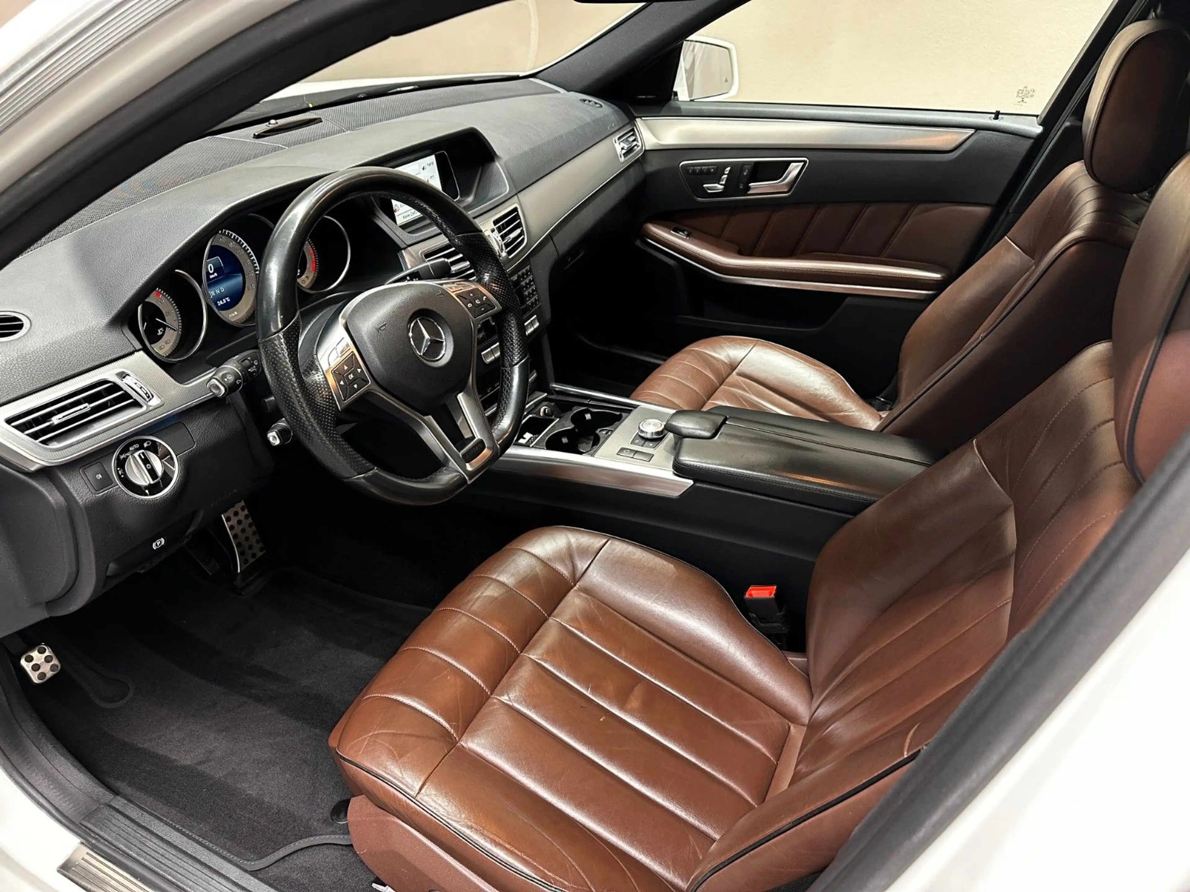 Mercedes-Benz E 400 E400 T-Modell AMG-Line 4M *MEMORY*DISTR*PDC*SHZ* — photo 9
