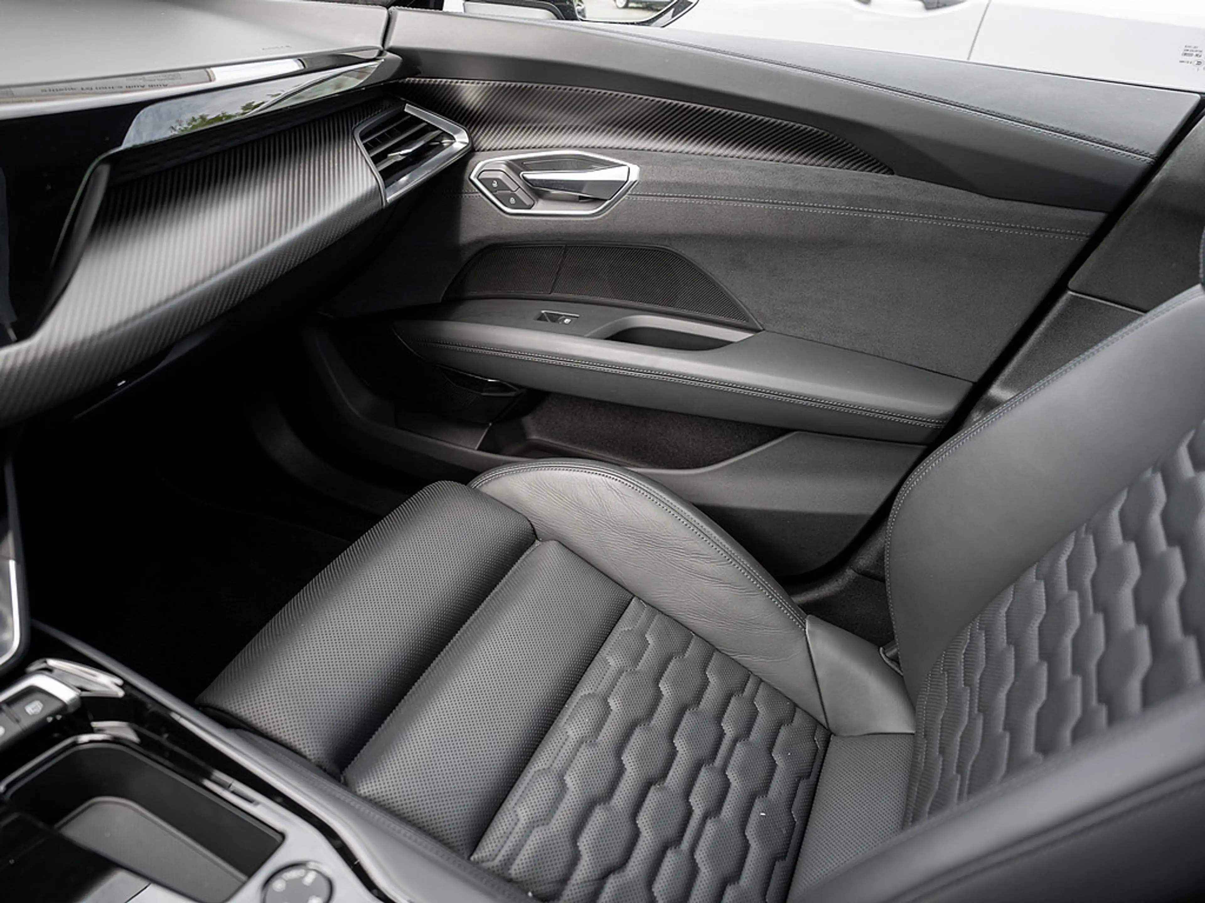 Audi e-tron GT quattro SITZBL. MATRIX HUD B&O 360° — photo 10
