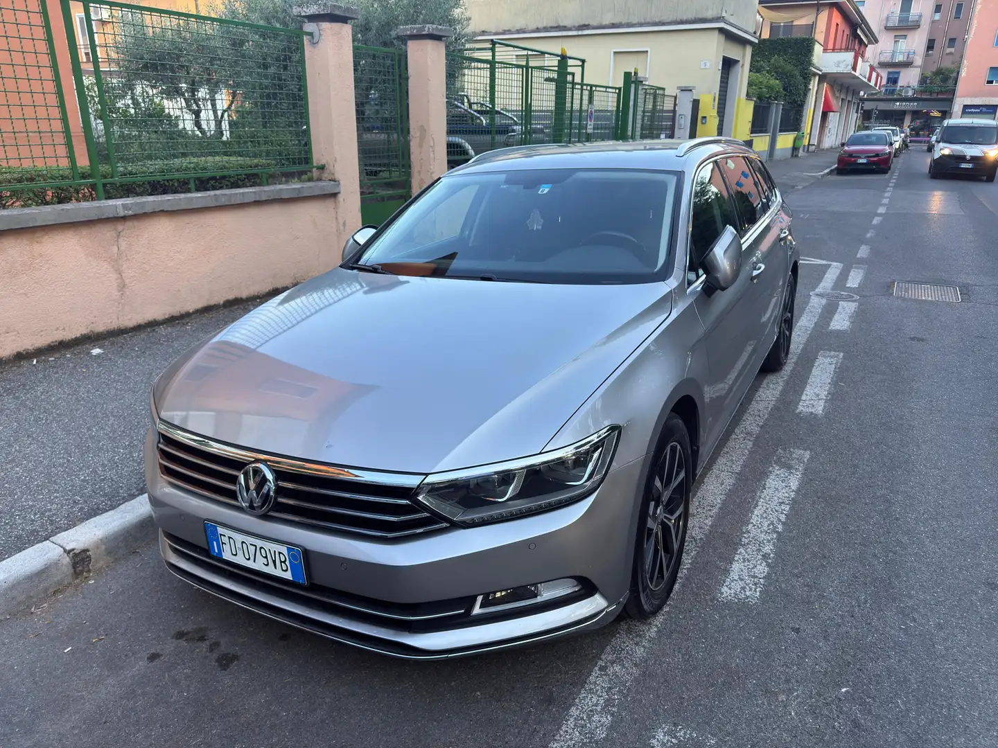 Volkswagen Passat Variant Passat B8 2016 2.0 TDI Highline 150cv dsg Grigio - 1