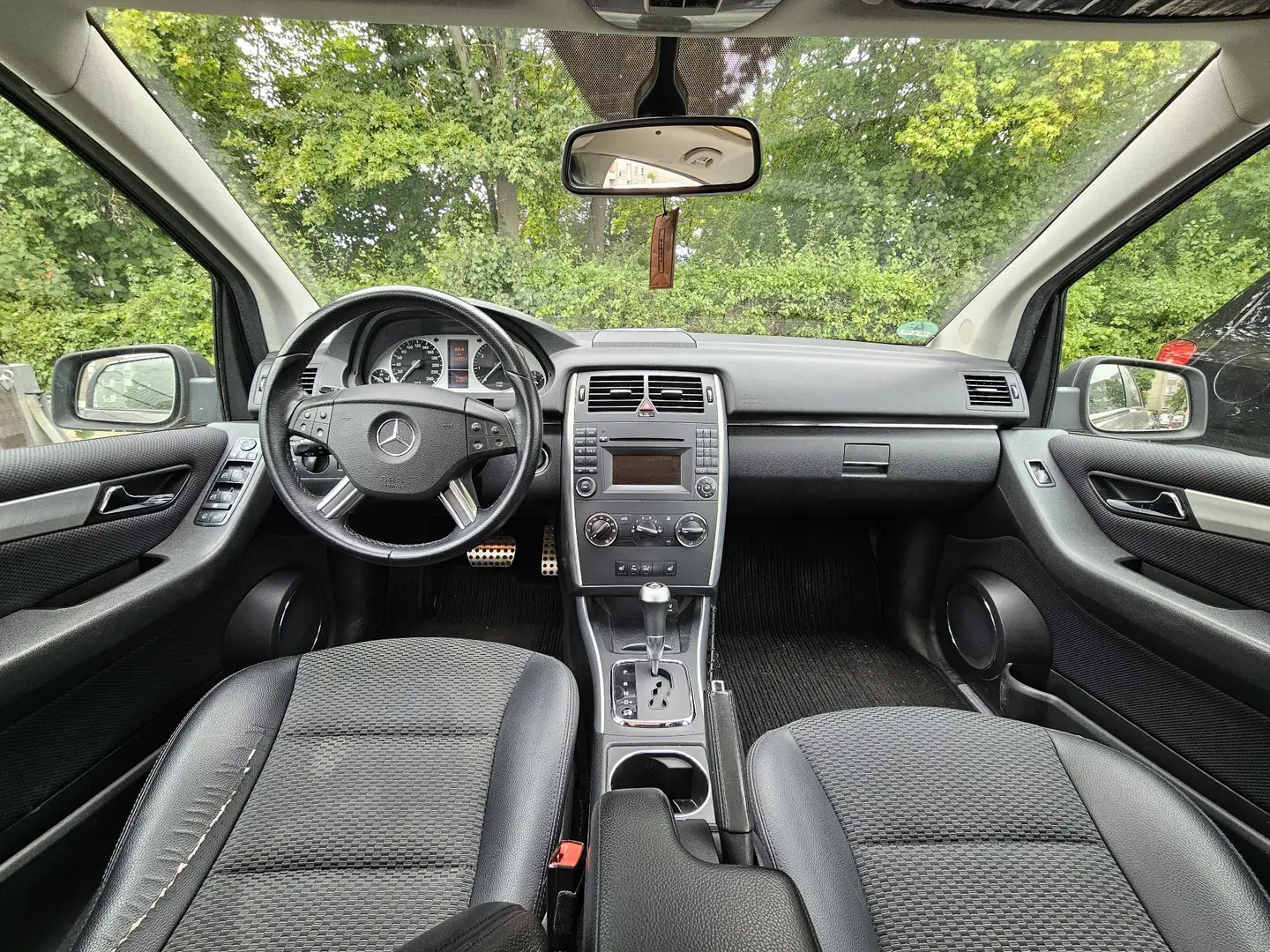 Mercedes-Benz B 180 Autotronic - 1