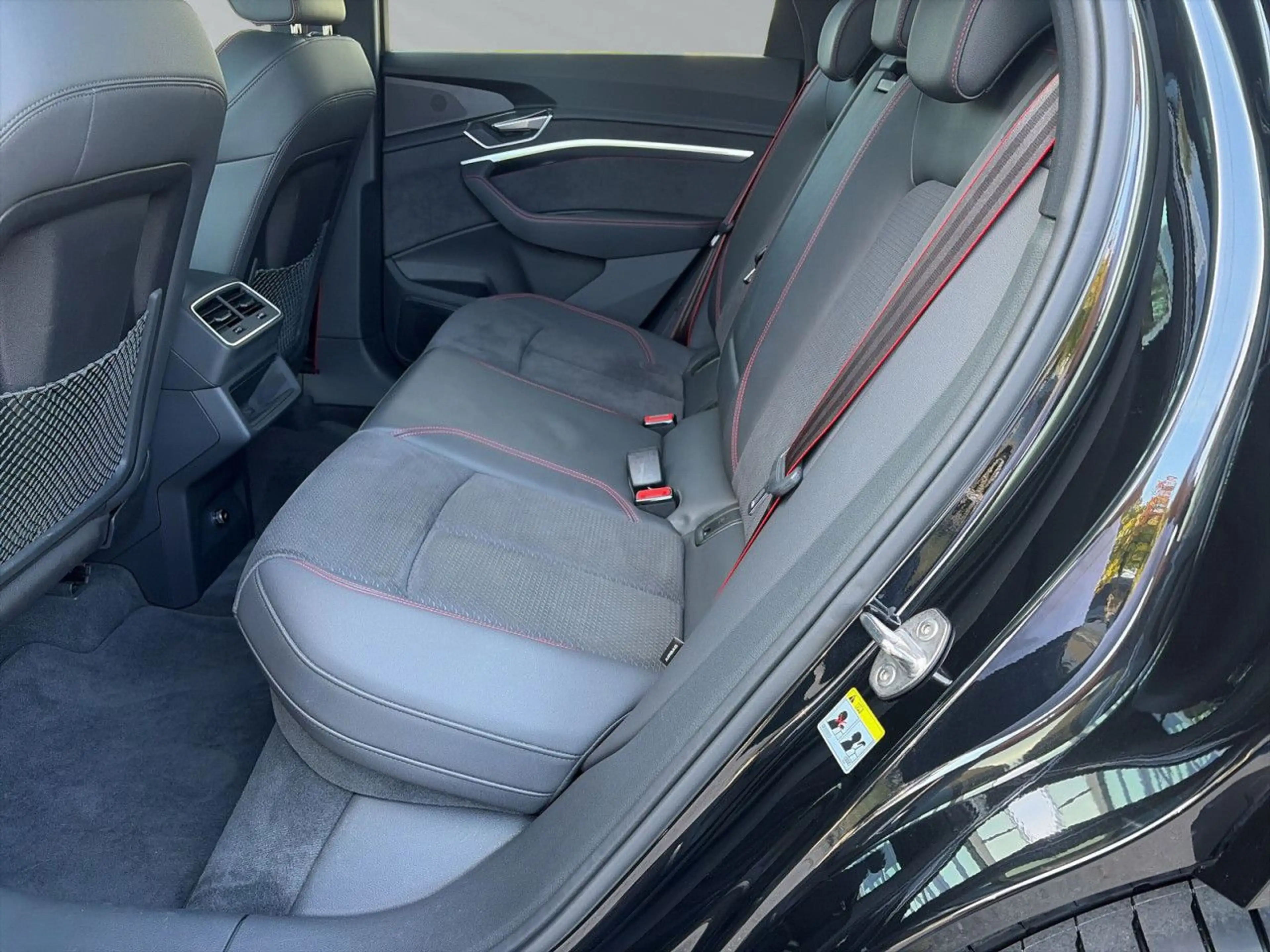 Audi Q8 e-tron 50 quattro edition S line Matrix Kamera — photo 11