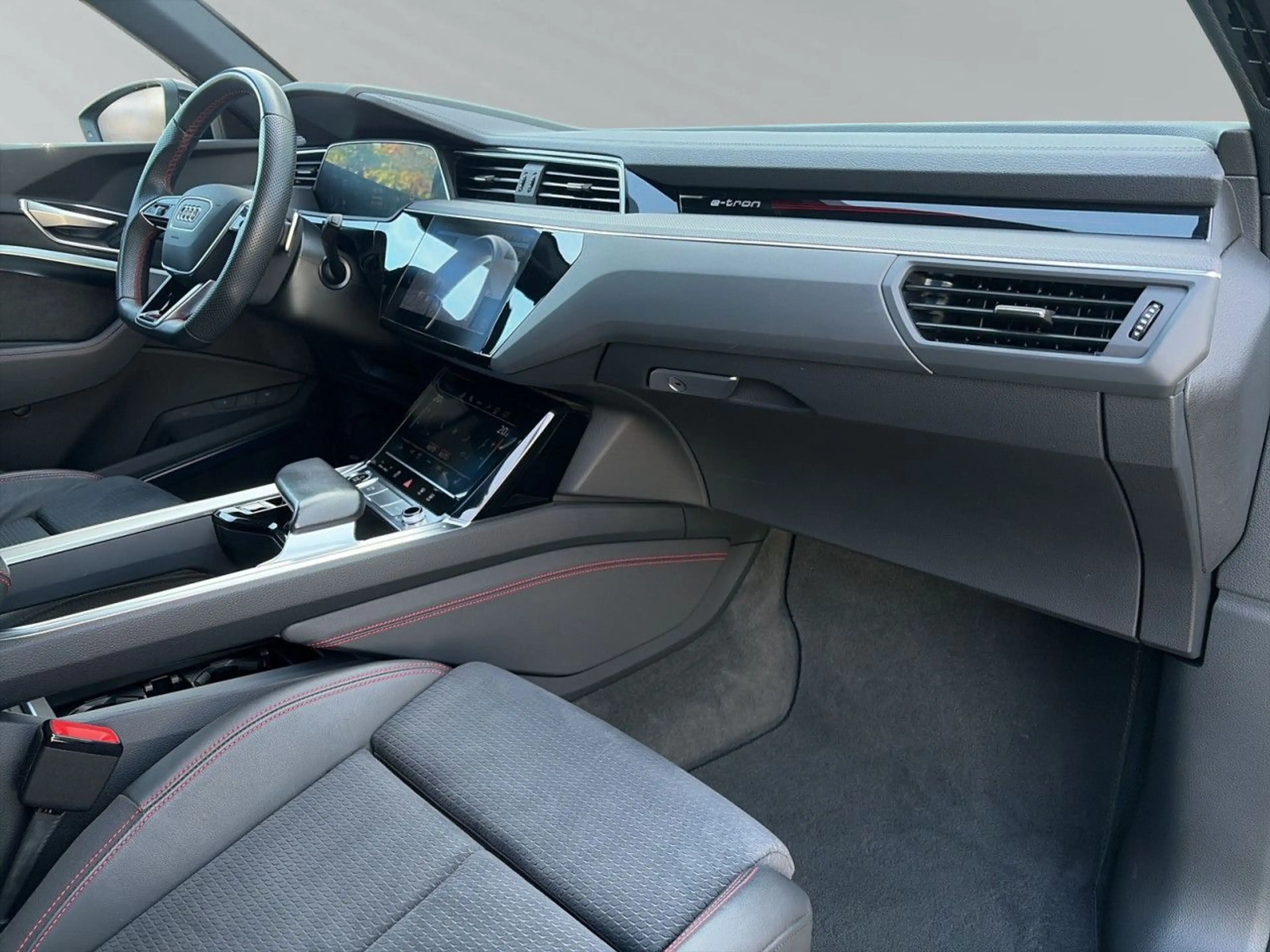 Audi Q8 e-tron 50 quattro edition S line Matrix Kamera — photo 10