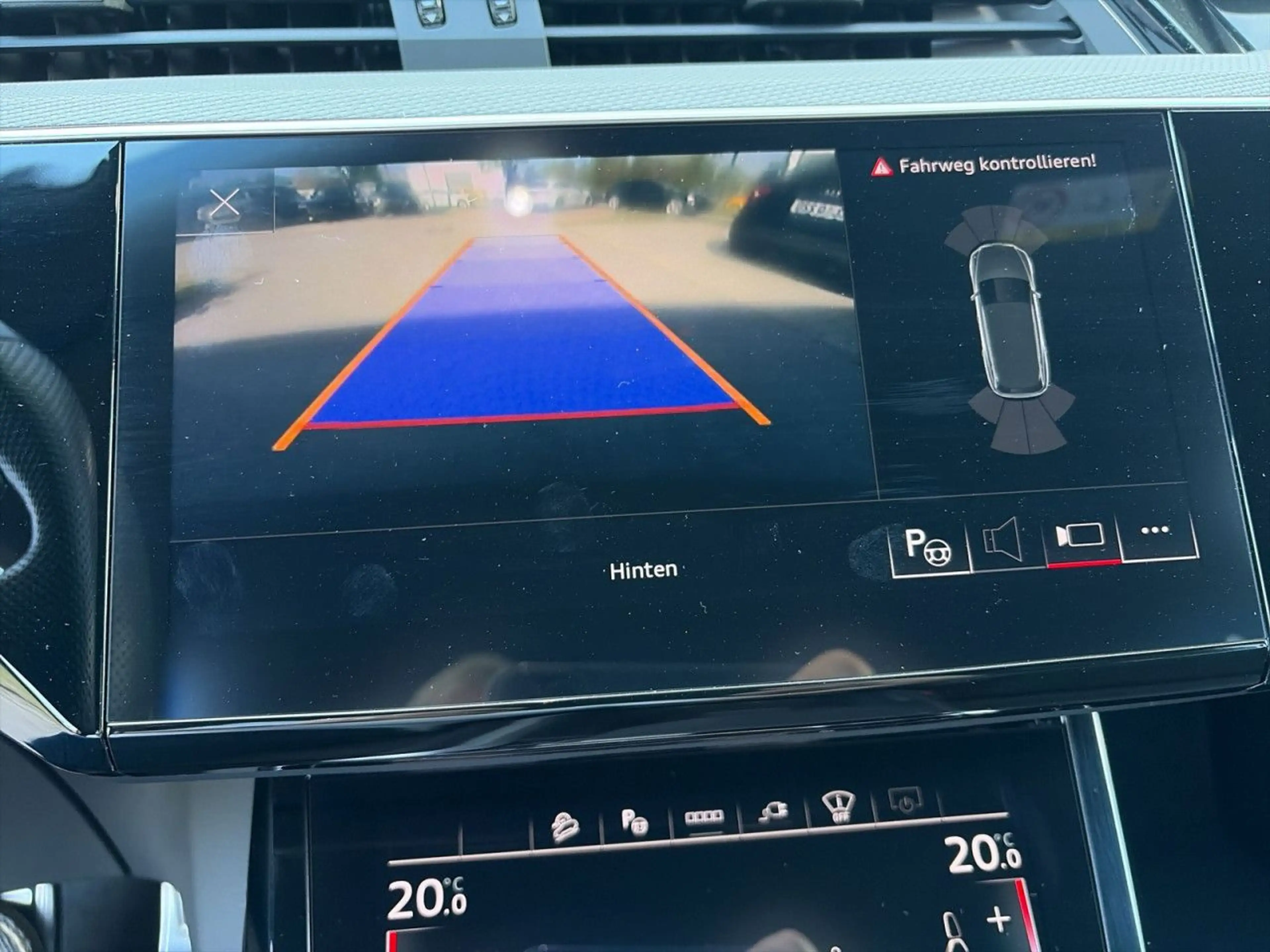 Audi Q8 e-tron 50 quattro edition S line Matrix Kamera — photo 13