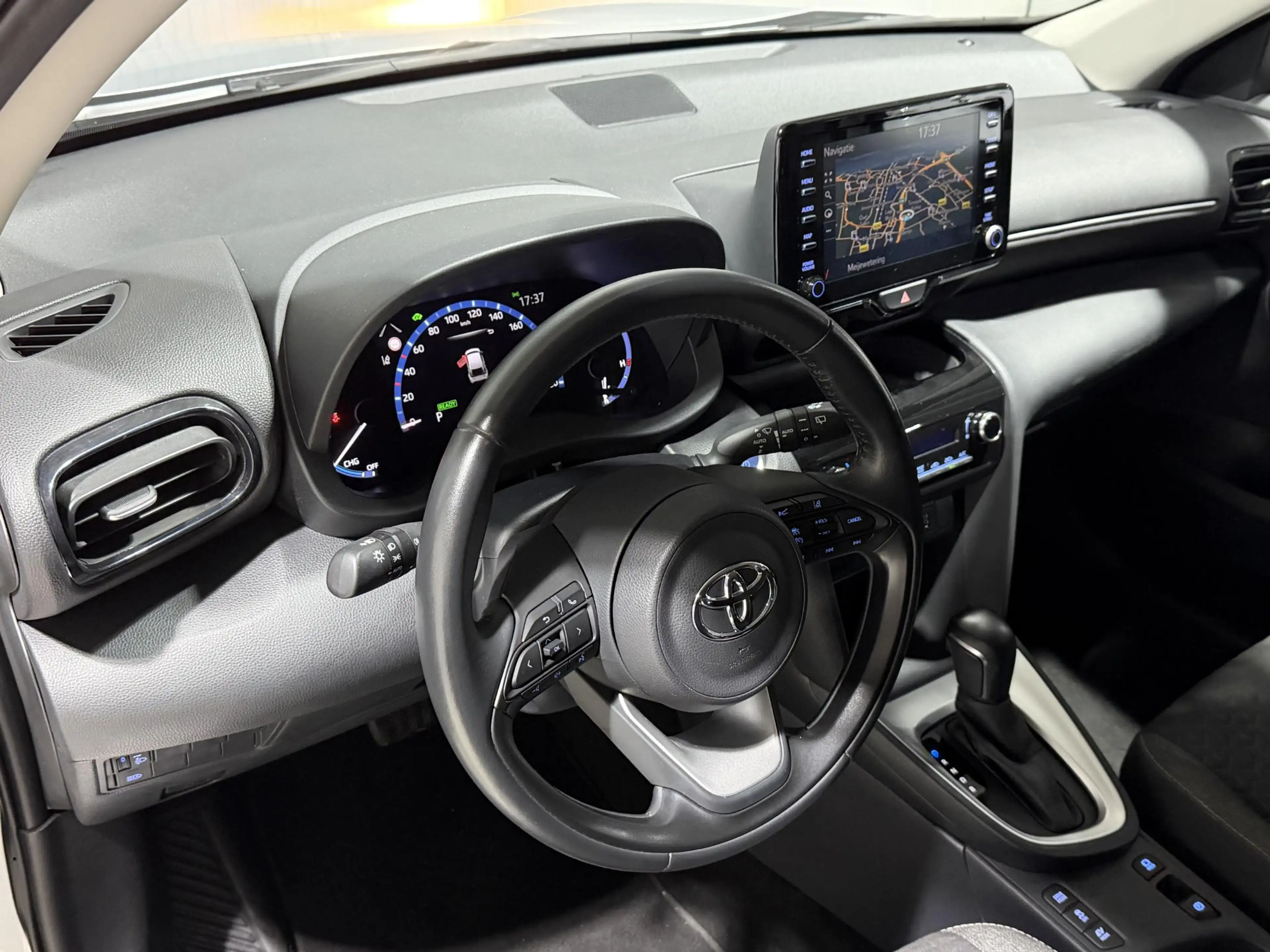 Toyota Yaris Cross 1.5 Hybrid Dynamic edition | Parkeersensoren voor — photo 2