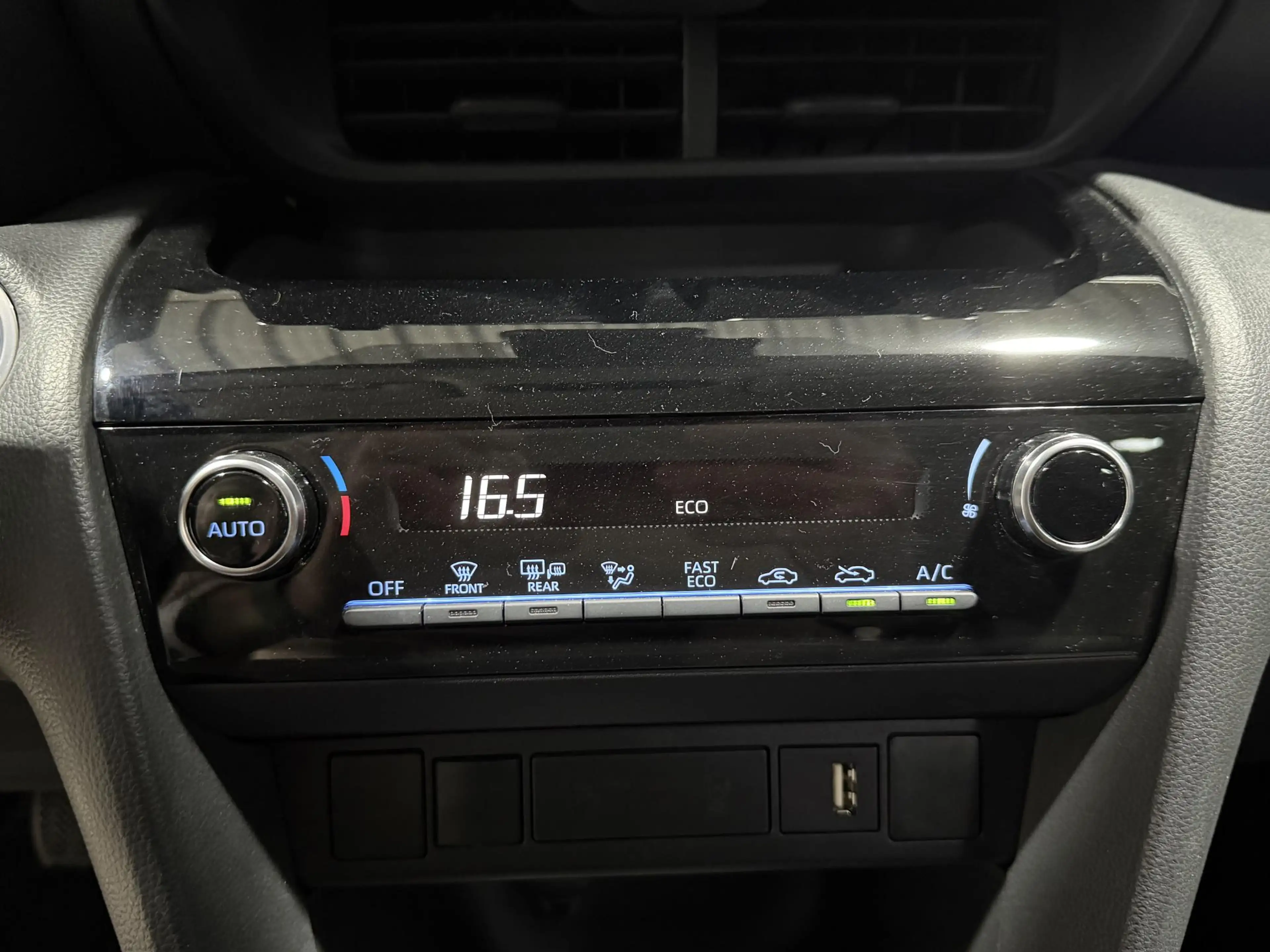 Toyota Yaris Cross 1.5 Hybrid Dynamic edition | Parkeersensoren voor — photo 13