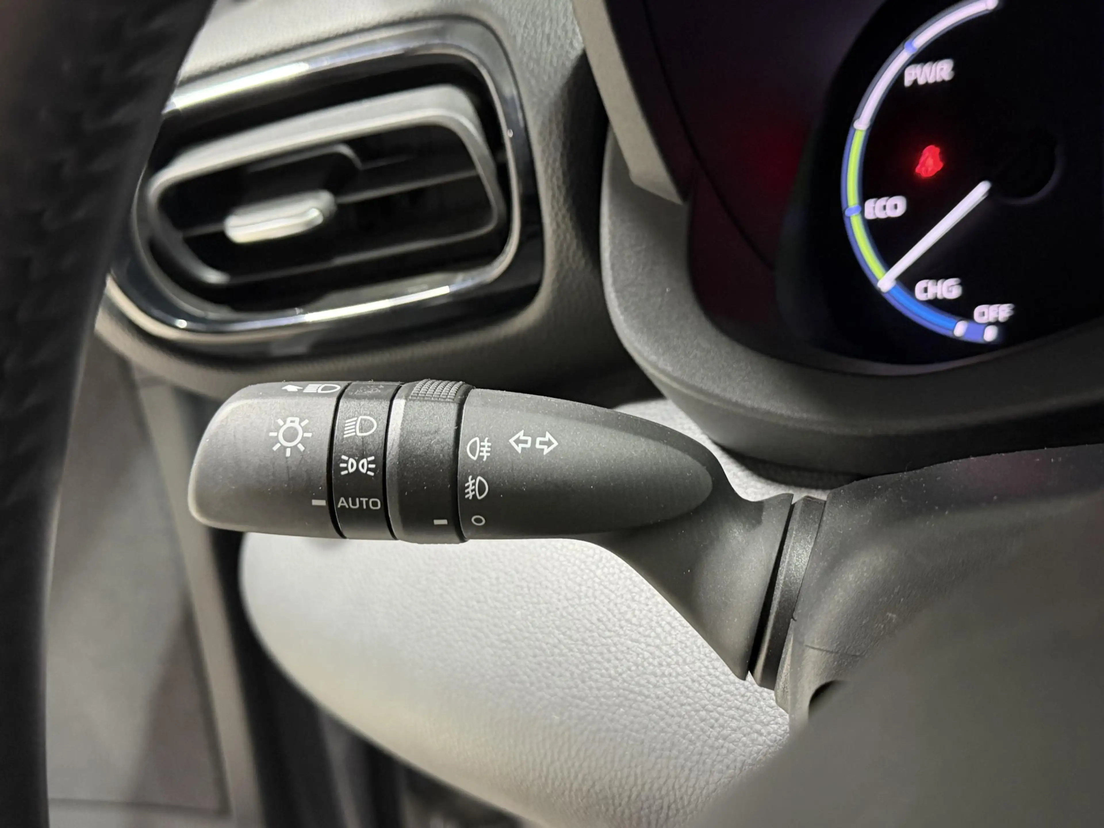 Toyota Yaris Cross 1.5 Hybrid Dynamic edition | Parkeersensoren voor — photo 10