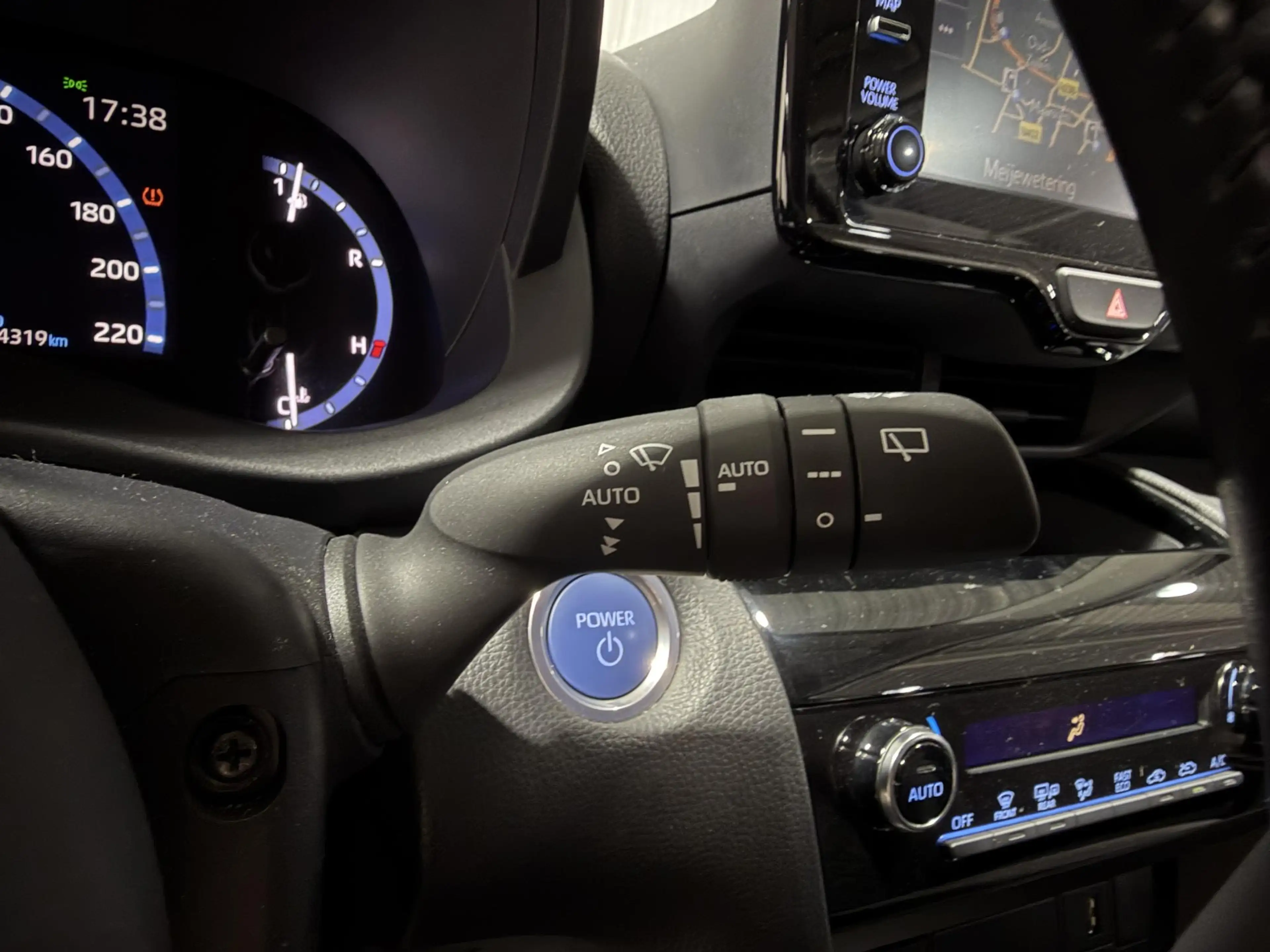Toyota Yaris Cross 1.5 Hybrid Dynamic edition | Parkeersensoren voor — photo 12