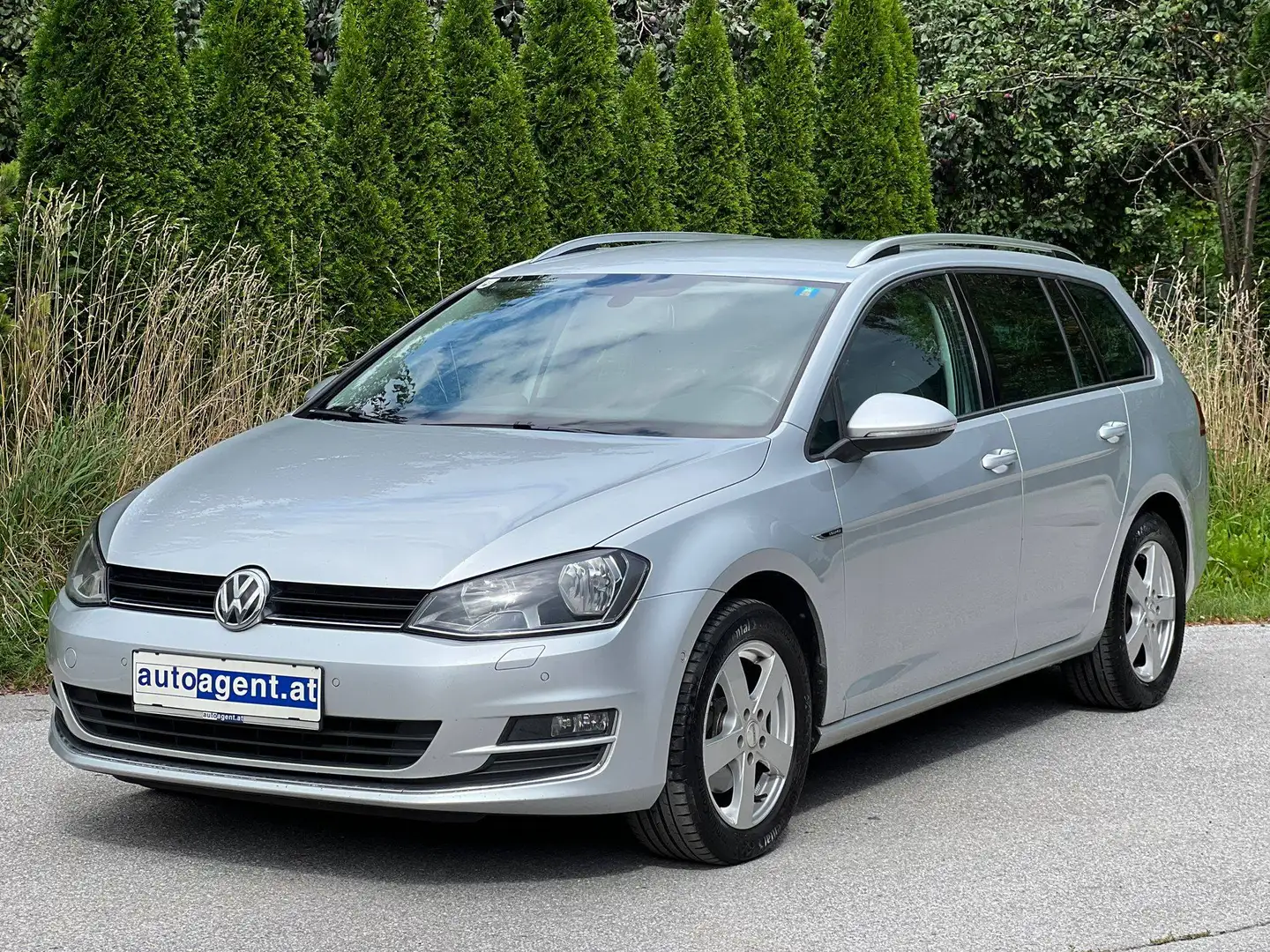Volkswagen Golf Variant Lounge TDI SHZ PDC AHK Silber - 1