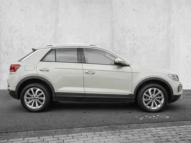 Volkswagen T-Roc view 5