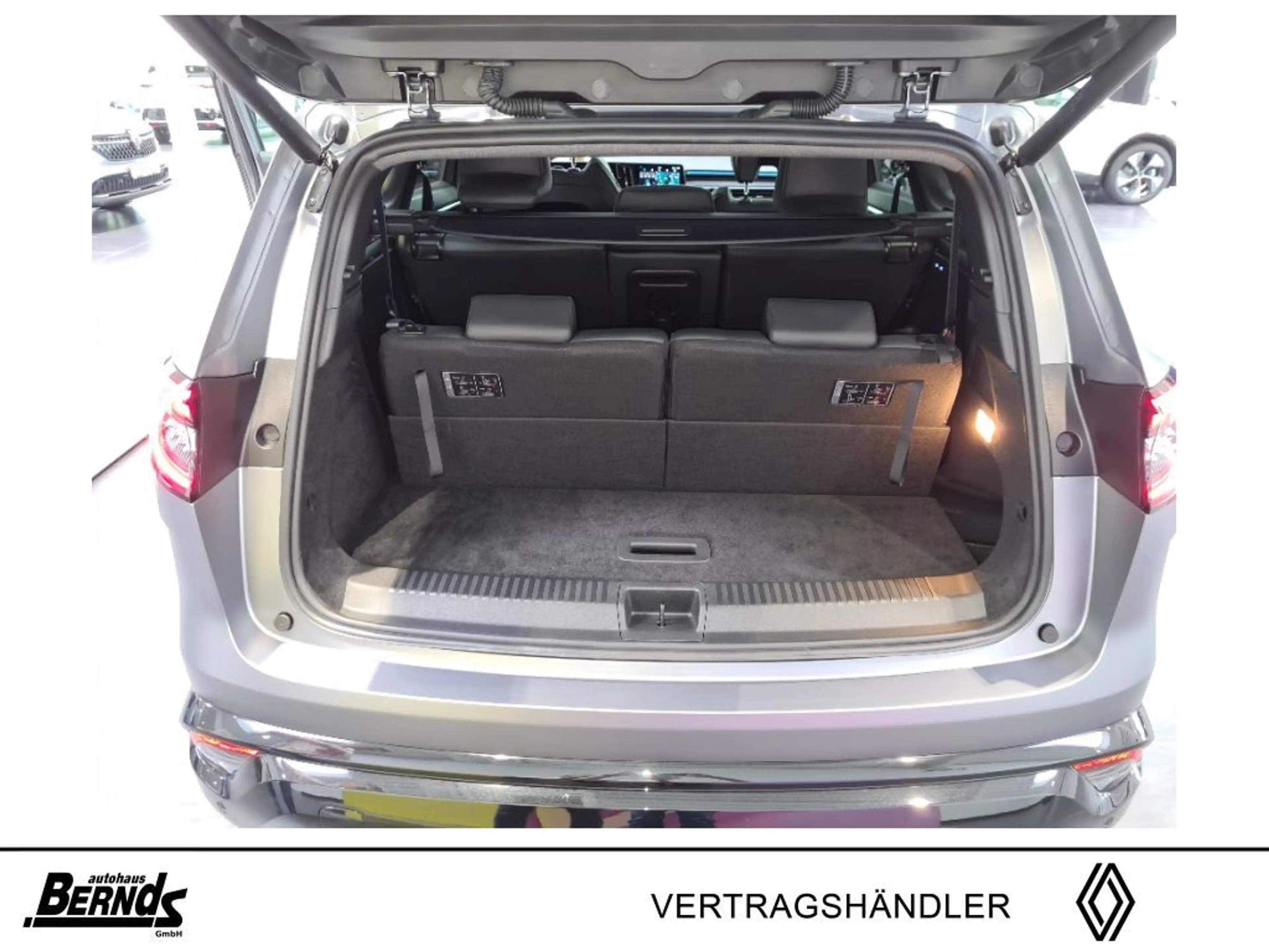 Renault Espace E-TECH Full Hybrid 200 Esprit Alpine Panorama — photo 11