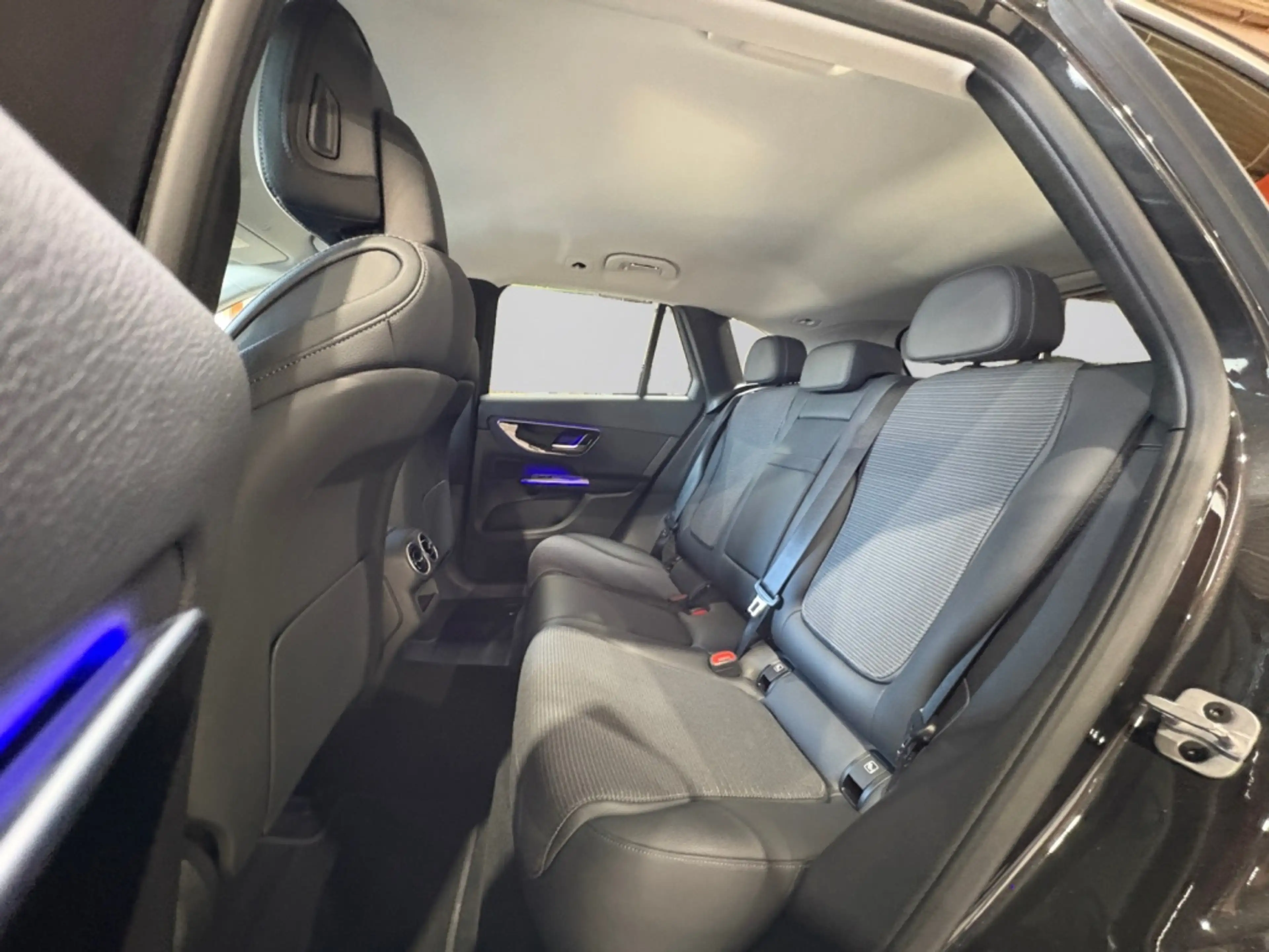 Mercedes-Benz GLC 300 e 4M AVANTGARDE|LED|AHK|360|CARPLAY|SHZ — photo 15