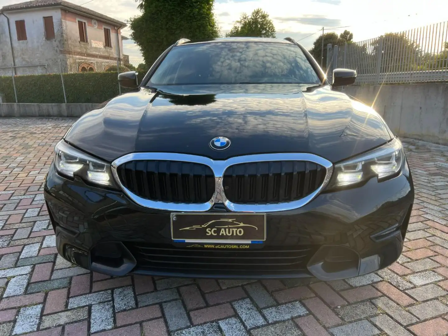 BMW 330 d 48V Touring Sport Schwarz - 2