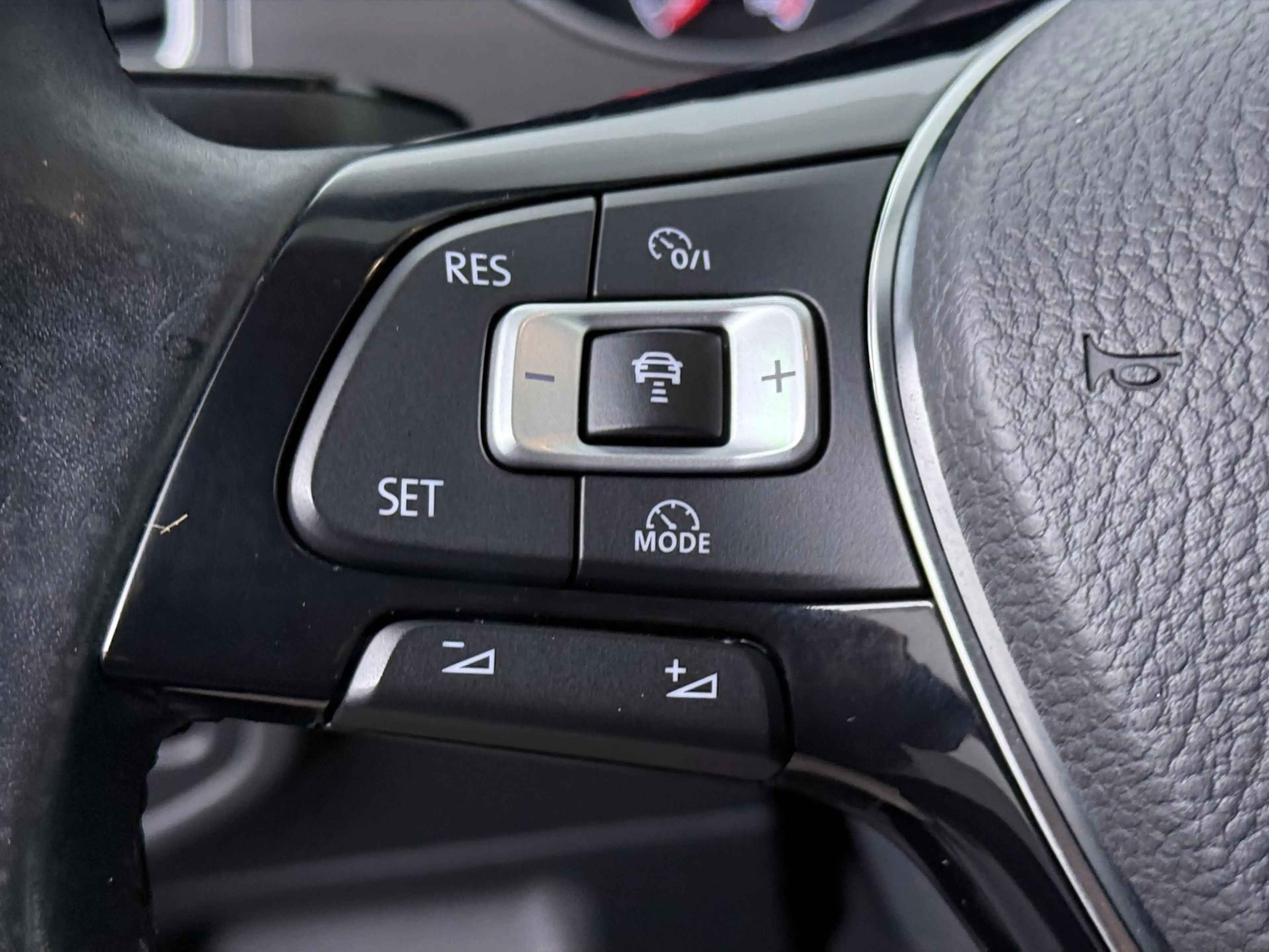 Volkswagen Golf Sportsvan 1.2 TSI Highline Automaat - Navigatie - Stoelverwa — photo 15