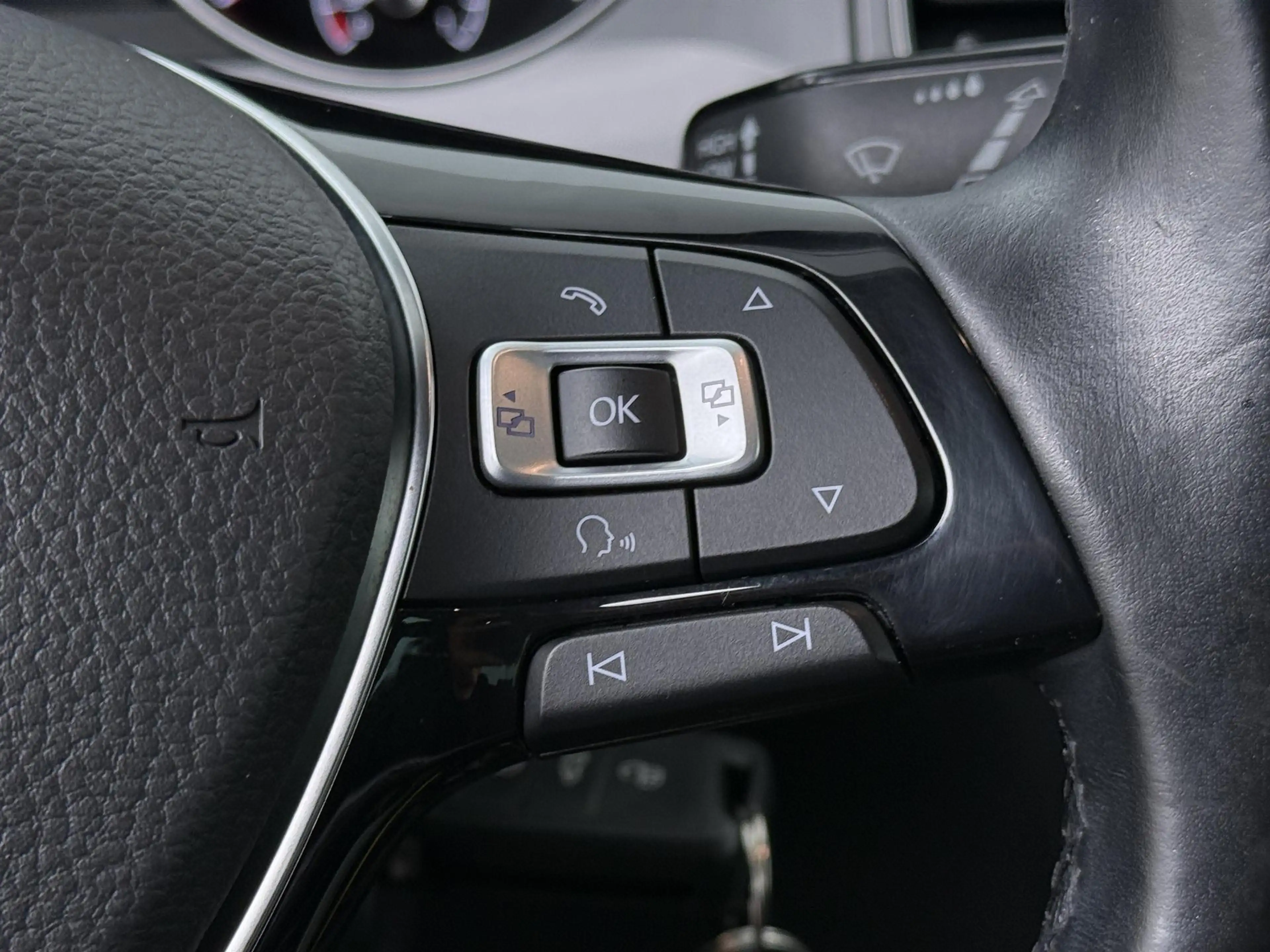 Volkswagen Golf Sportsvan 1.2 TSI Highline Automaat - Navigatie - Stoelverwa — photo 16