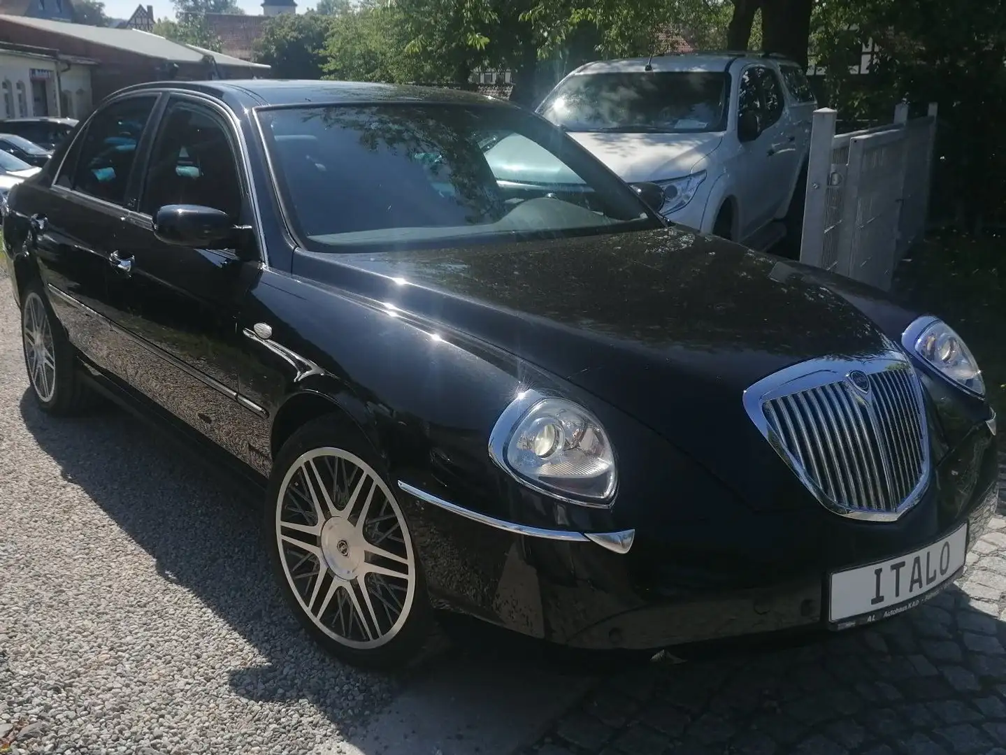Lancia Thesis 2.4 Multijet DPF Comfortronic Sportiva Schwarz - 2