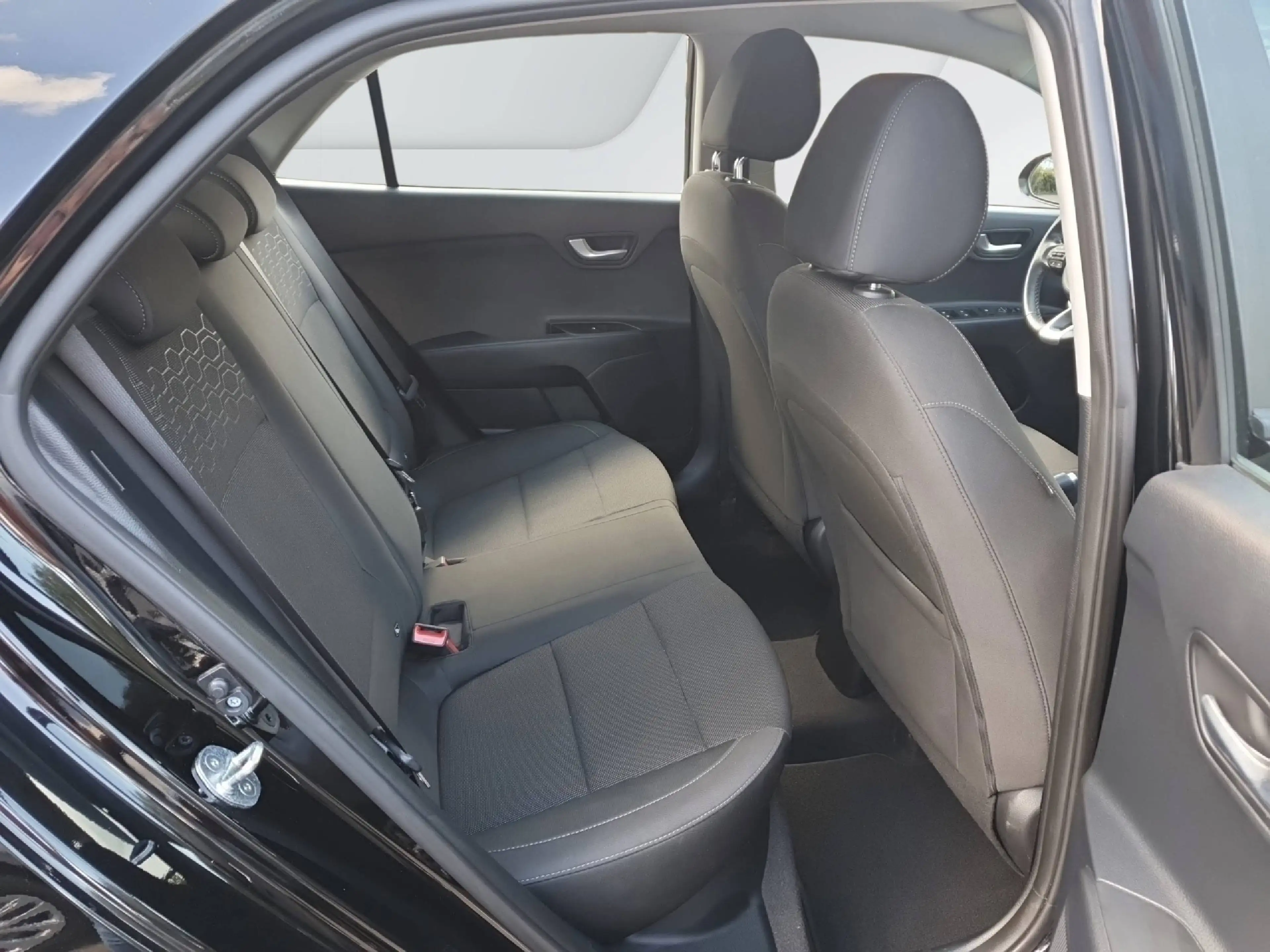Kia Rio 1.0T Vision Navi LED — photo 7