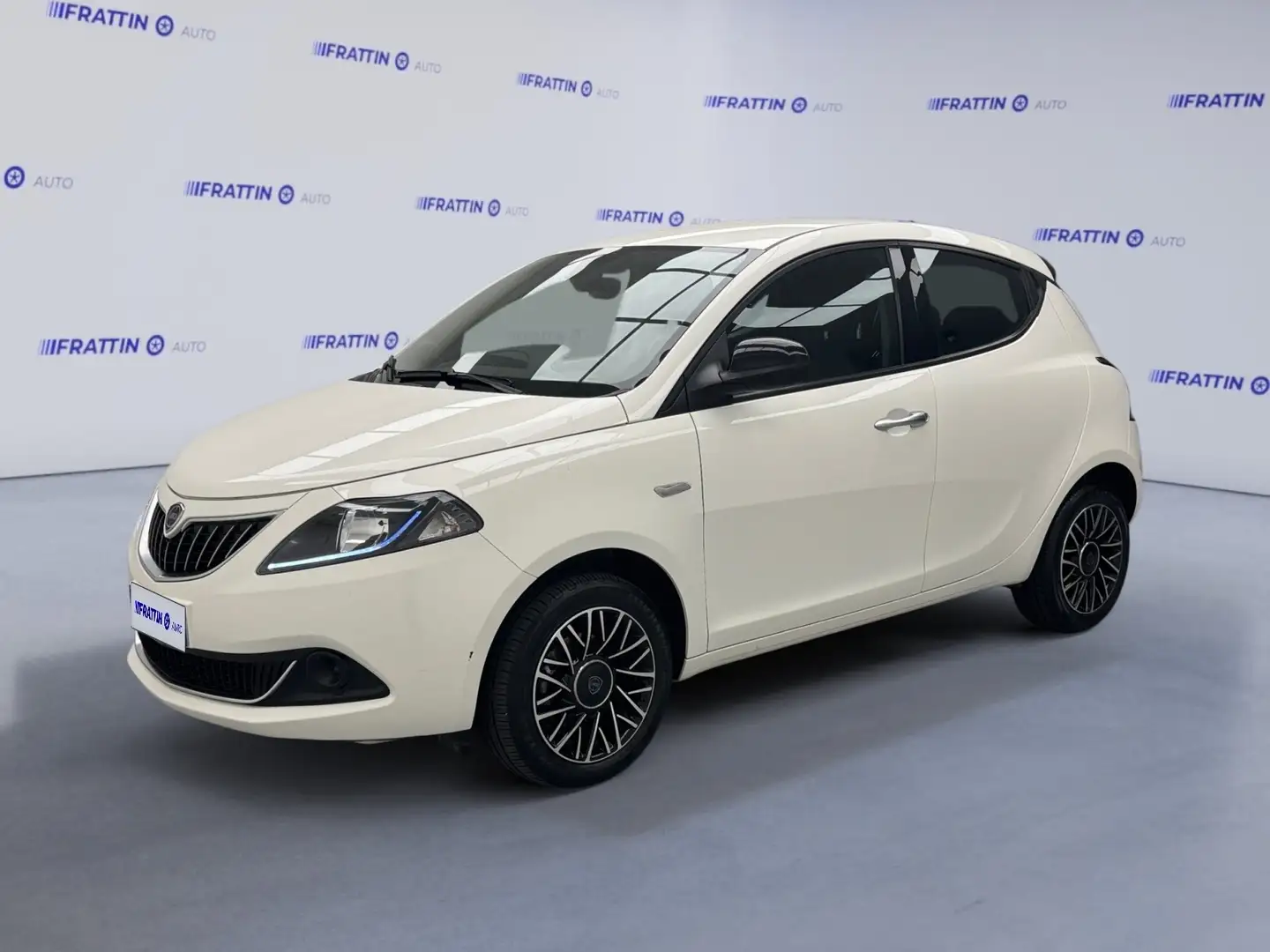 Lancia Ypsilon 1.0 FireFly 5 porte S&S Hybrid Platino Bianco - 1